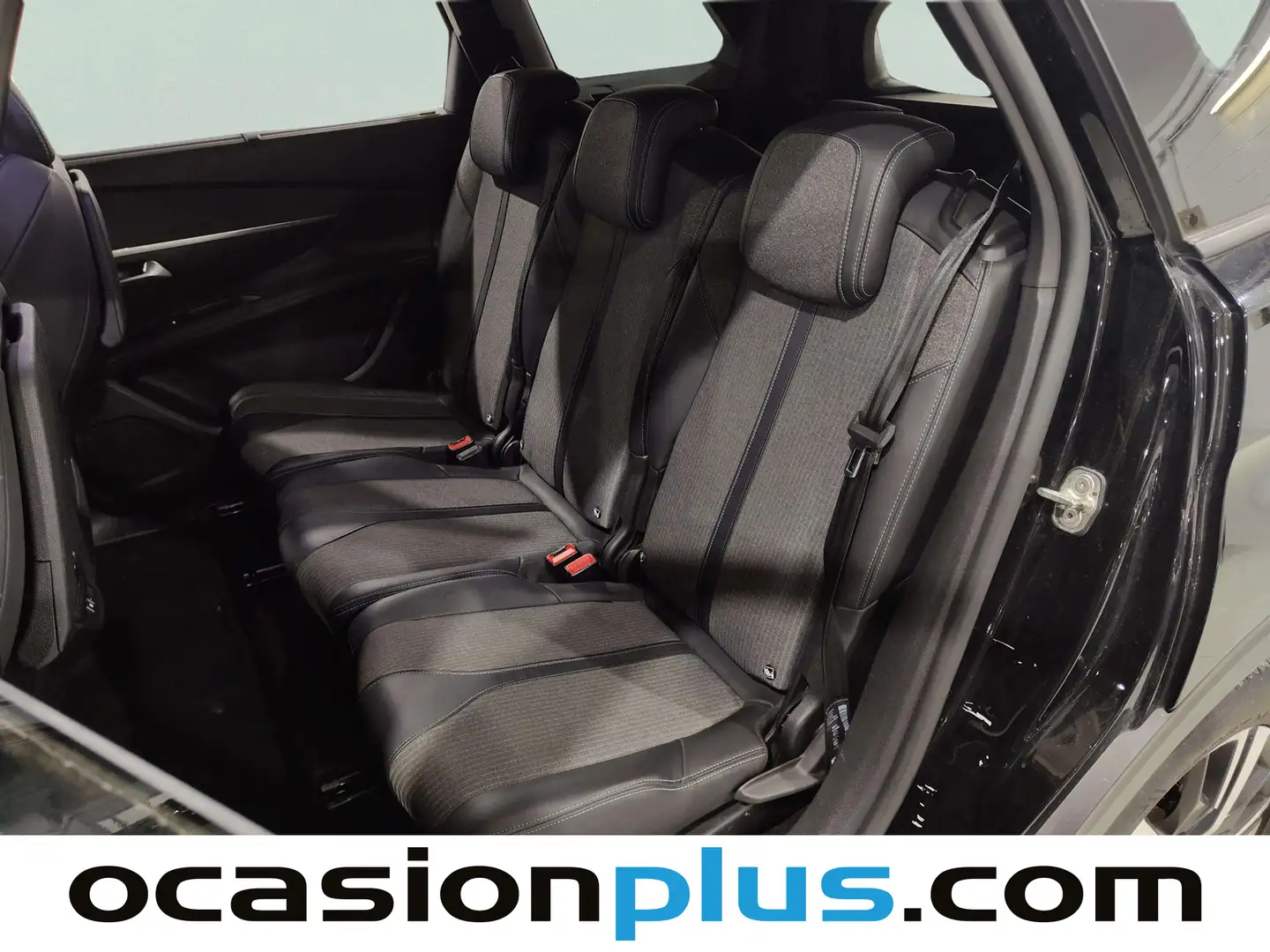 Foto Peugeot 5008 Peugeot 5008 PureTech 130 S&S Allure Pack EAT8  (130 CV) 7 Plazas