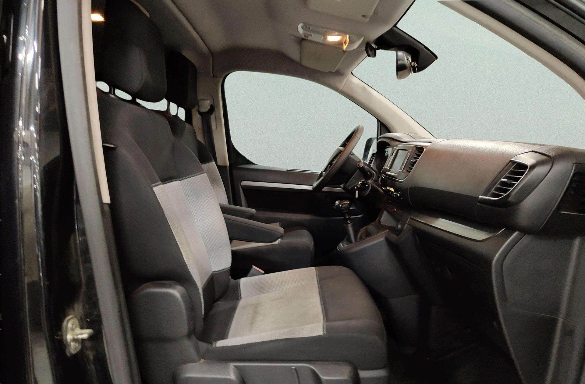 Citroën SpaceTourer BlueHDi 150 Feel Talla M 8 plazas - foto 18