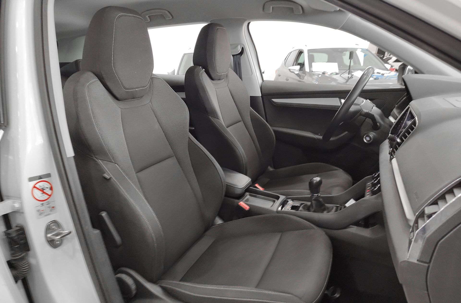 Škoda Karoq 2.0 TDI Selection - foto 18
