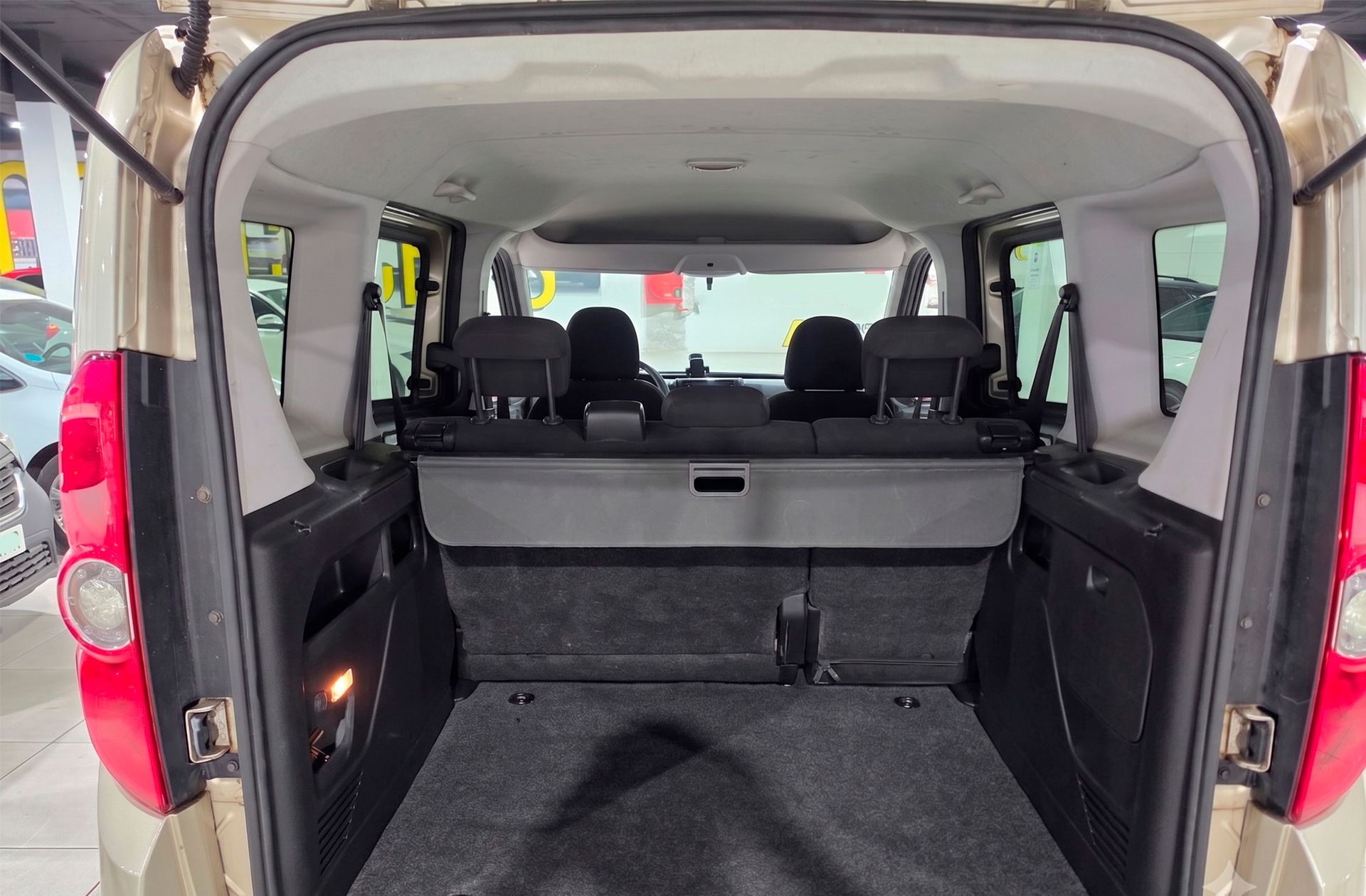 Fiat Doblò Panorama 1.6 MultiJet Dynamic - foto 12
