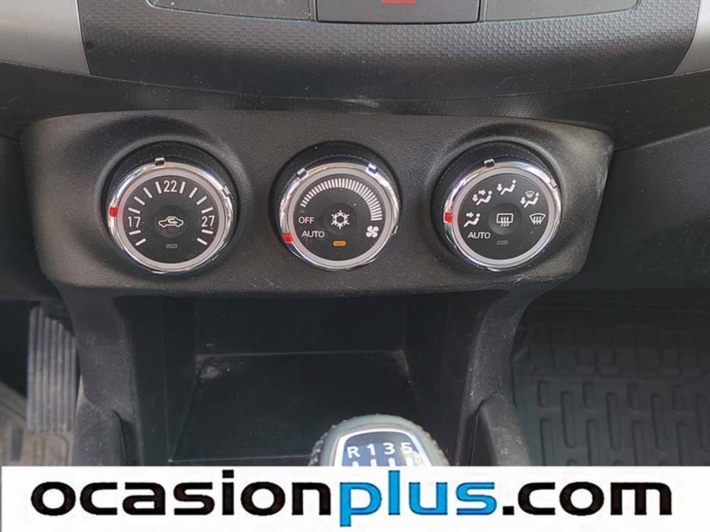 Foto Mitsubishi Outlander Mitsubishi Outlander 220 DI-D Motion 2WD (177 CV) 7 Plazas