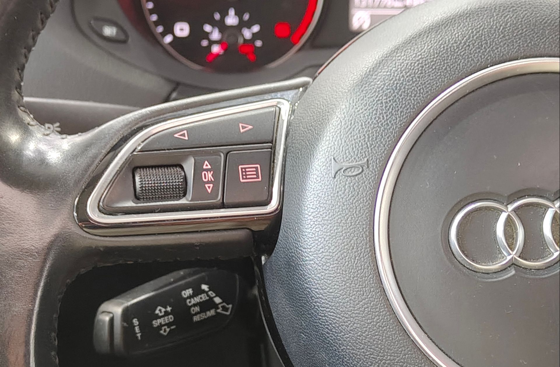 Audi Q3 design edition 2.0 TDI - foto 28