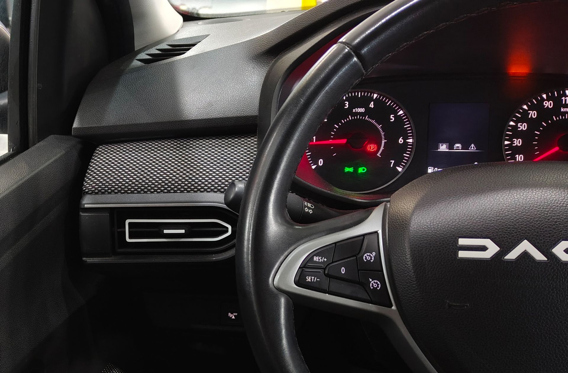 Dacia Sandero Expression TCe - foto 24