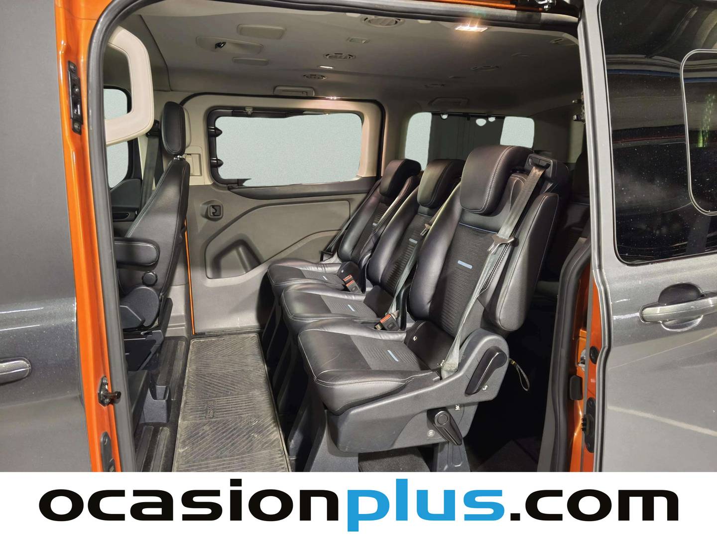 Foto asientos traseros Ford Tourneo Custom Ford Tourneo Custom 2.0 Ecoblue Hybrid L1 Active (185 CV)