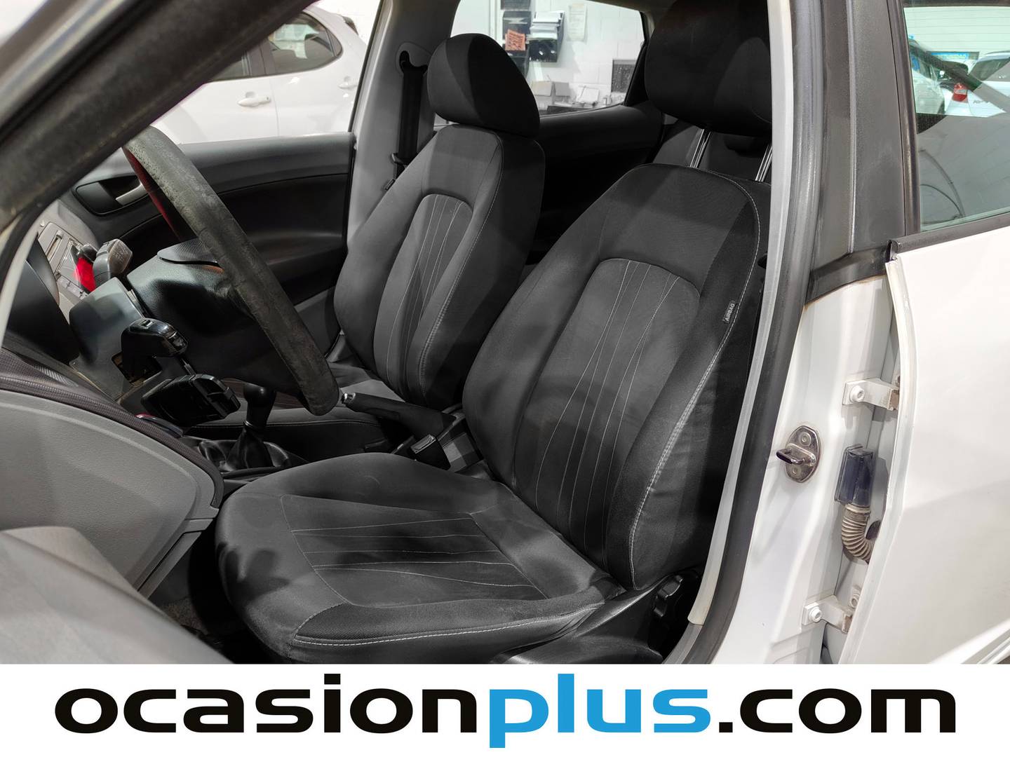 Foto asientos delanteros Seat Ibiza SEAT Ibiza 1.2 Reference (70 CV)