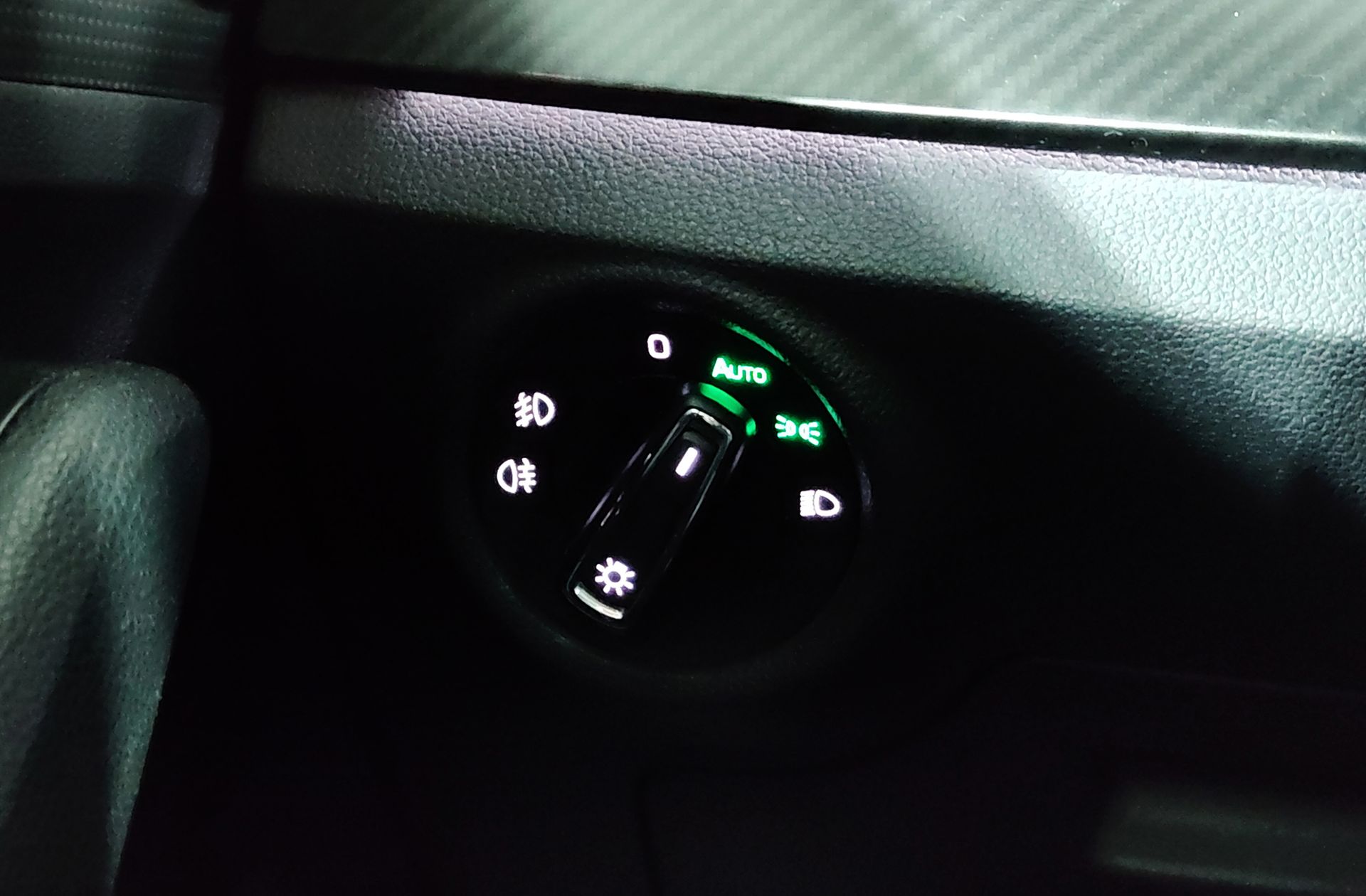 Škoda Kamiq 1.5 TSI Montecarlo DSG - foto 27