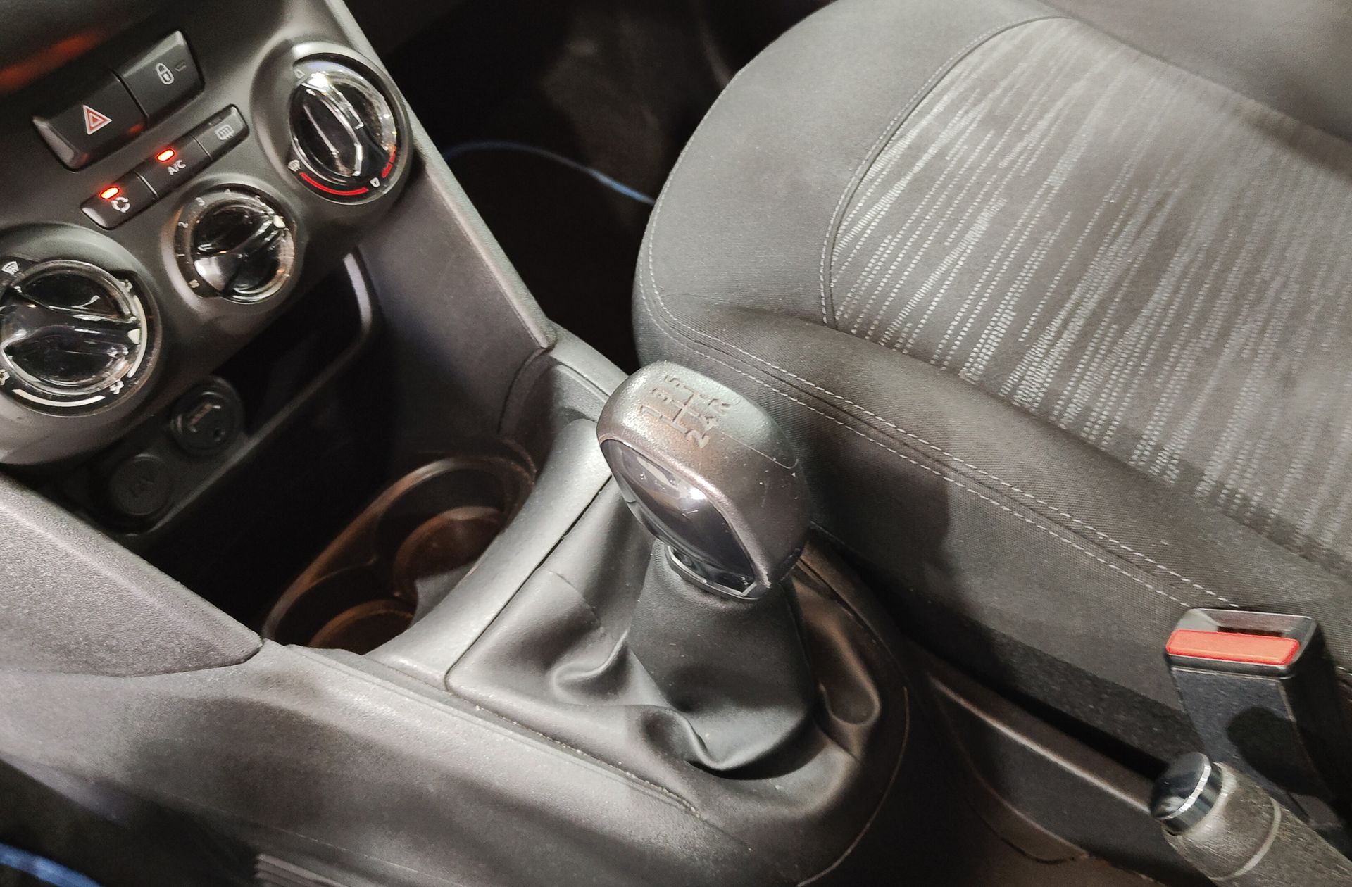 Peugeot 208 1.6 BlueHDi Access - foto 5