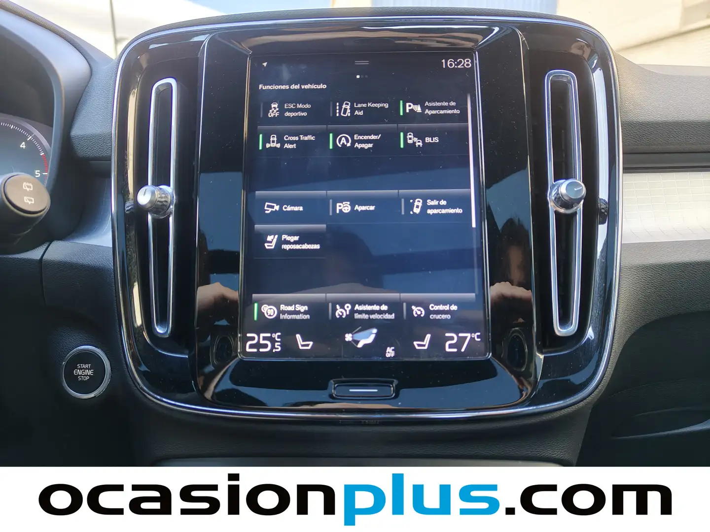 Foto Volvo XC40 Volvo XC40 D4 Momentum AWD Auto (190 CV)