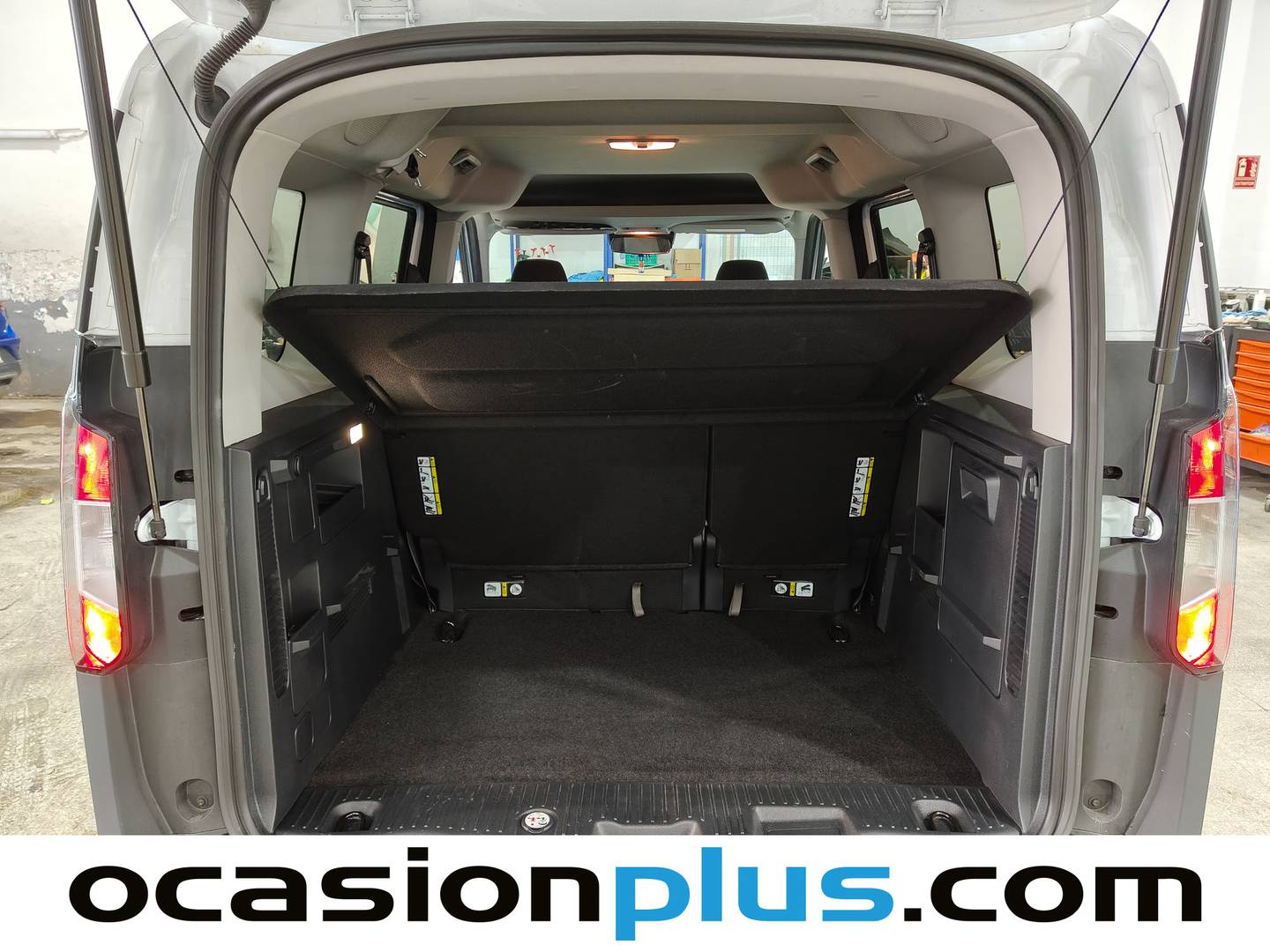Fotos maletero Ford Tourneo Courier Ford Tourneo Courier 1.0 EcoBoost Titanium (125 CV)
