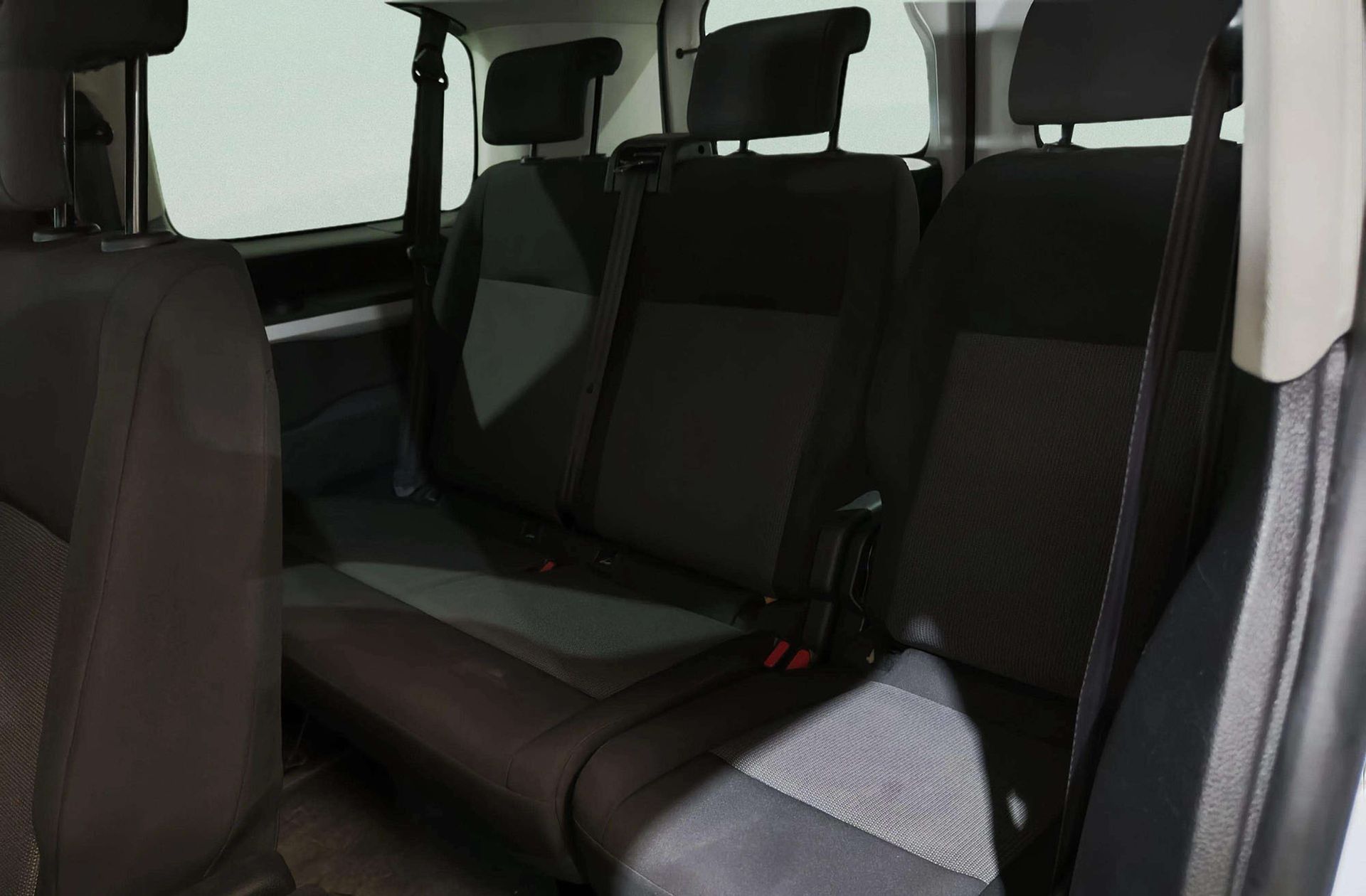Toyota Proace Verso 2.0D VX Plus Shuttle L1 9 plazas - foto 7