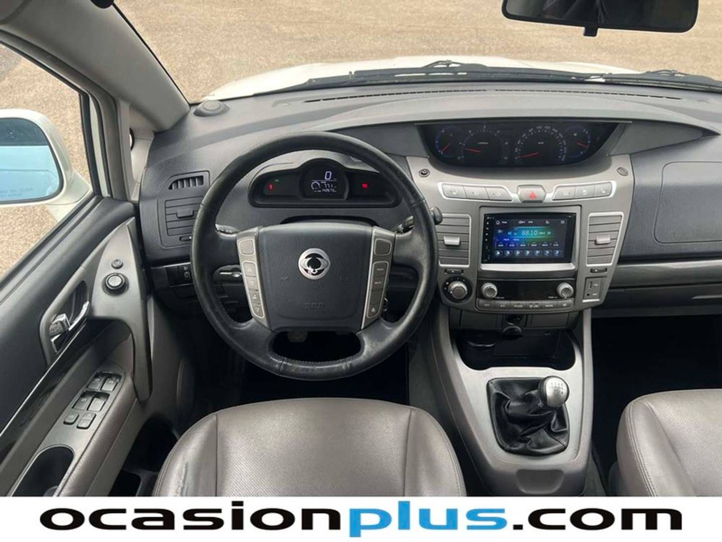 Foto SsangYong Rodius Ssangyong Rodius 2.0 e-Xdi Limited (155 CV)