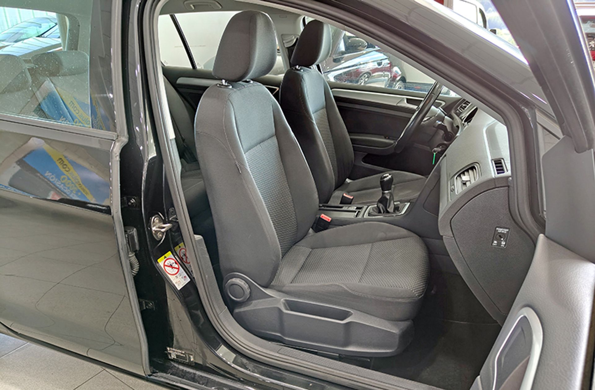 Volkswagen Golf Business 1.0 TSI - foto 17