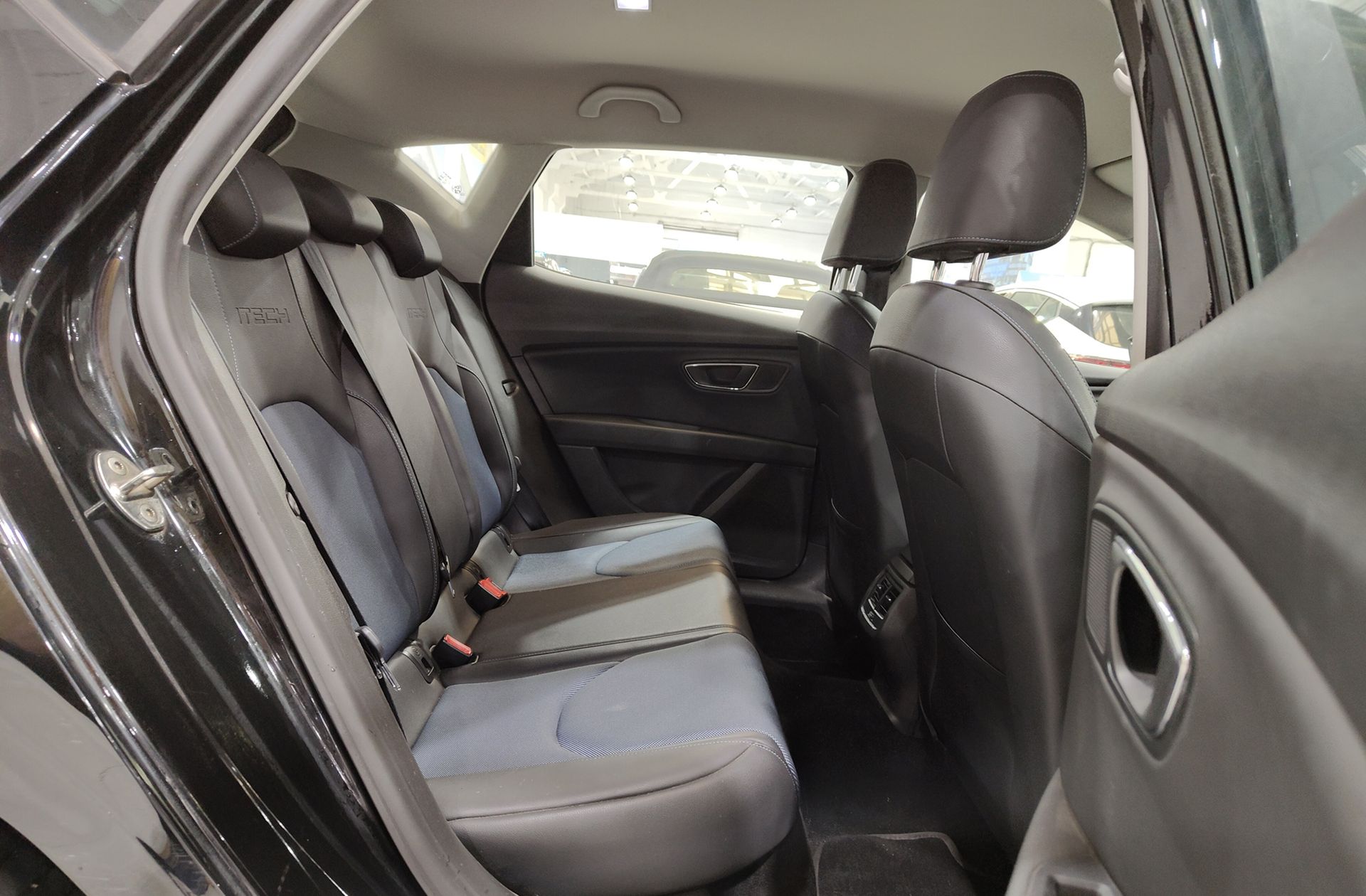 SEAT León 1.6 TDI Style Connect - foto 16
