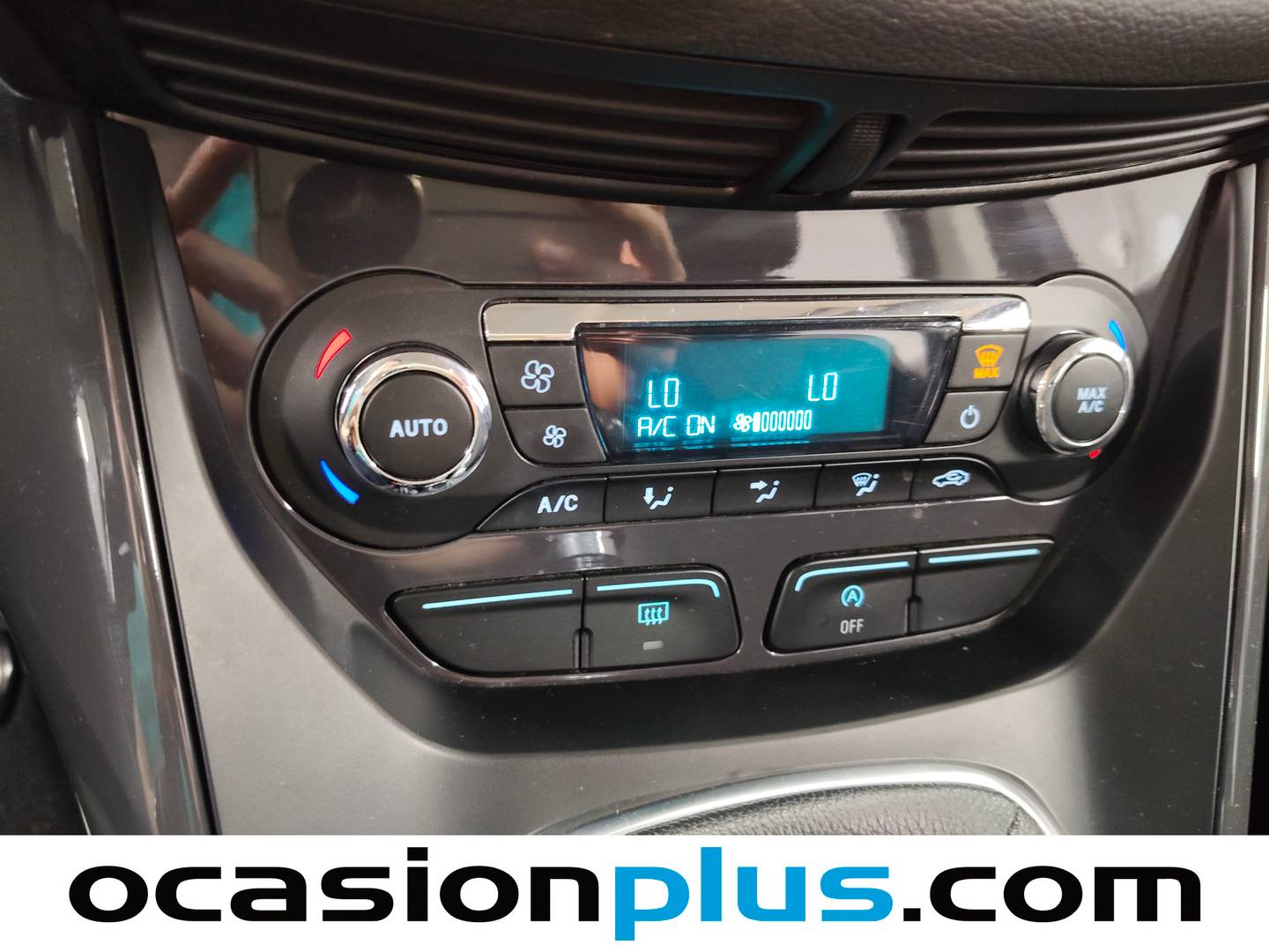 Equipamiento del Ford Kuga Ford Kuga 2.0 TDCI S&S Titanium 4x2 (120 CV)