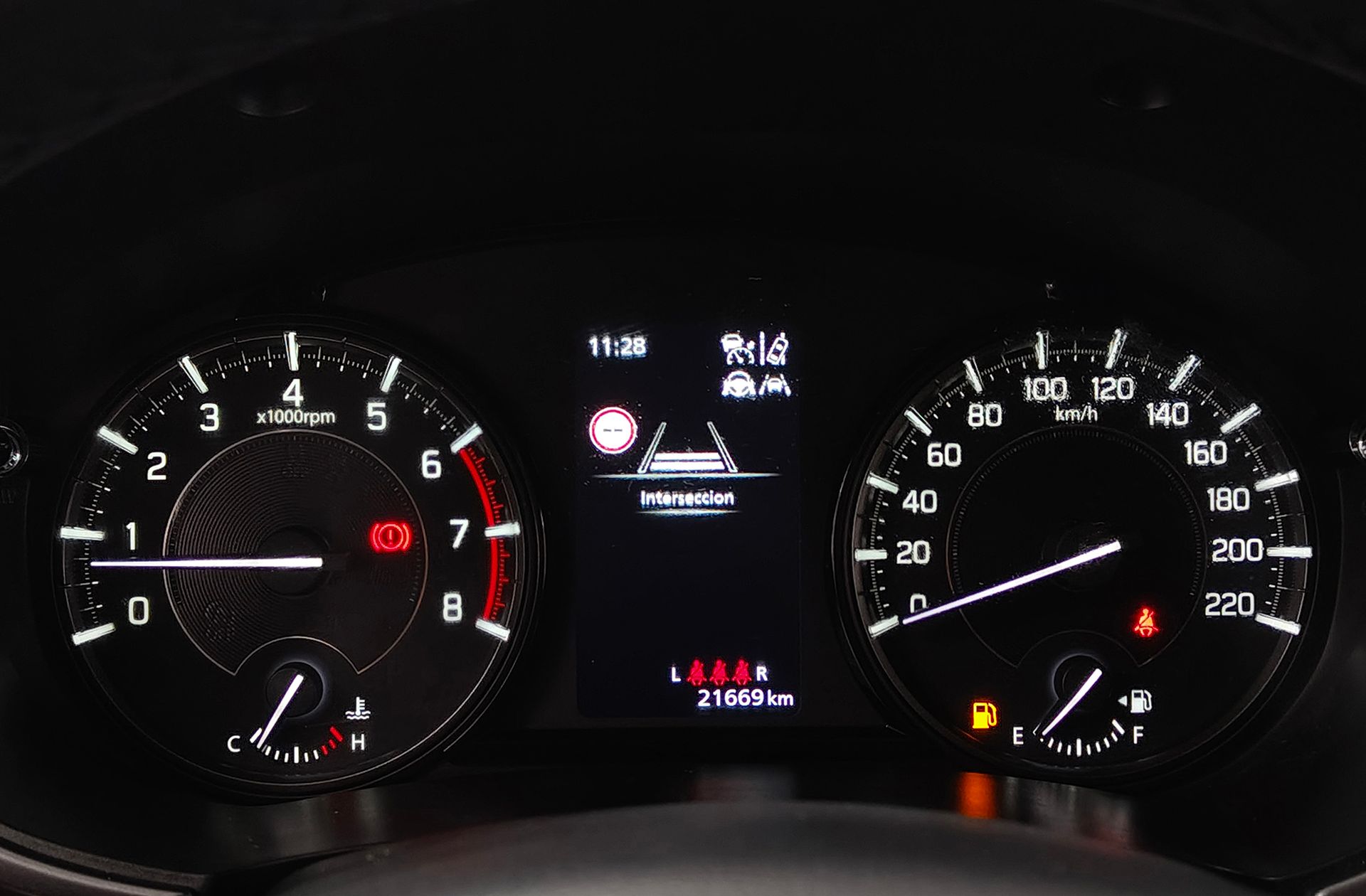 Suzuki Vitara 1.4 T Mild Hybrid S2 - foto 24