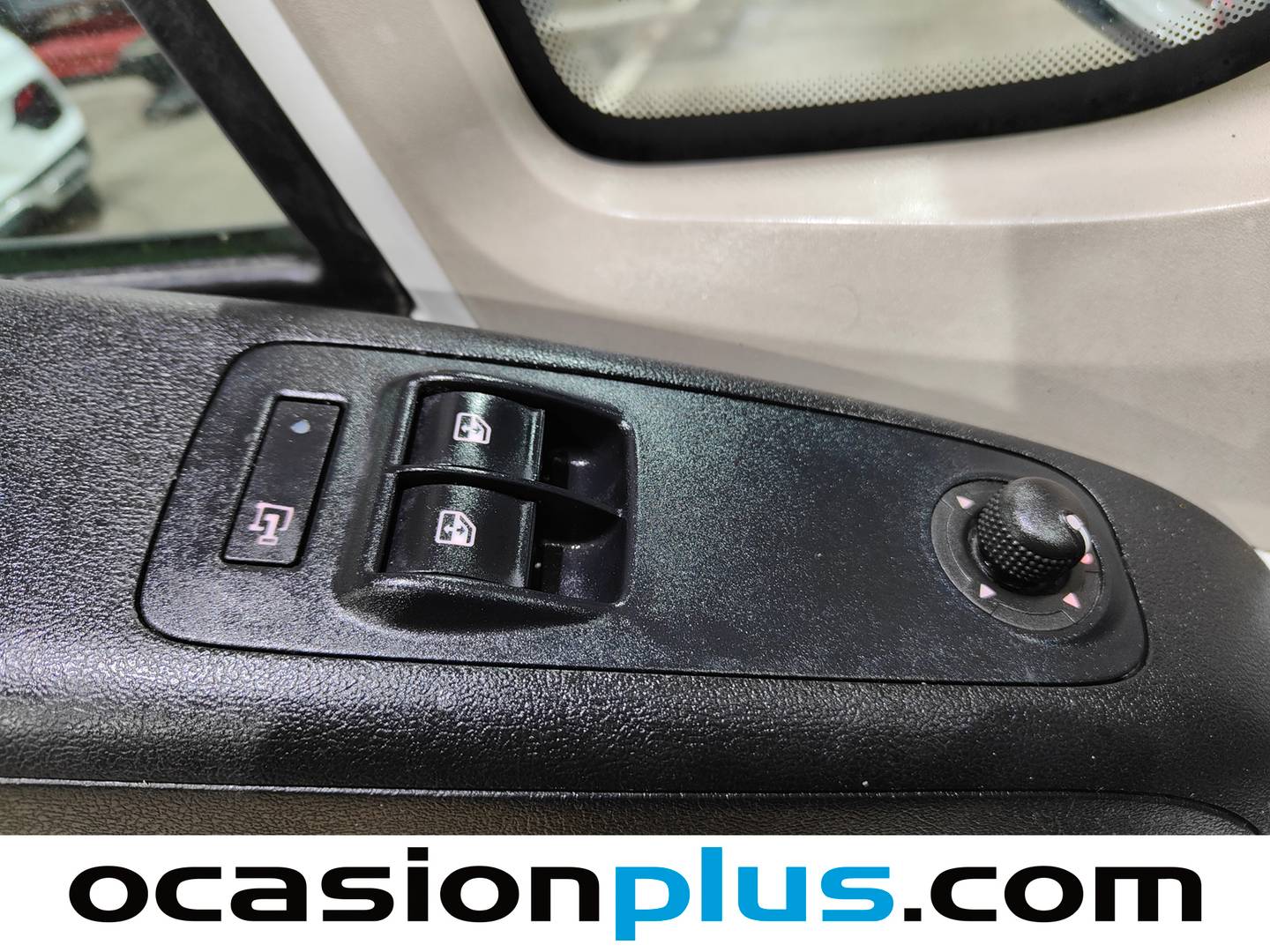 Foto Citroën Jumper Citroen Jumper BlueHDi 130 35 L3H2 (131 CV)