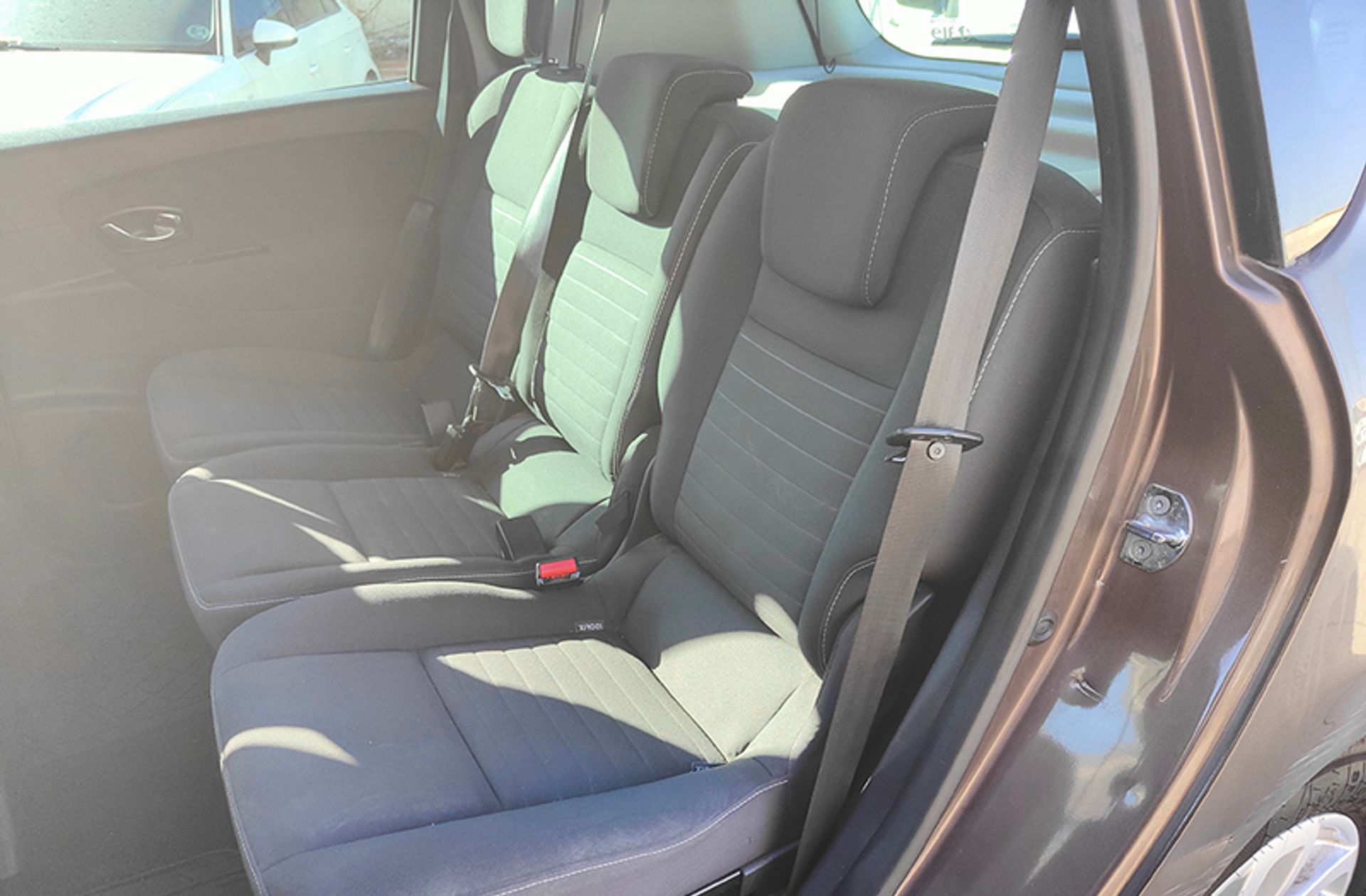 Renault Scénic Limited dCi EDC - foto 9