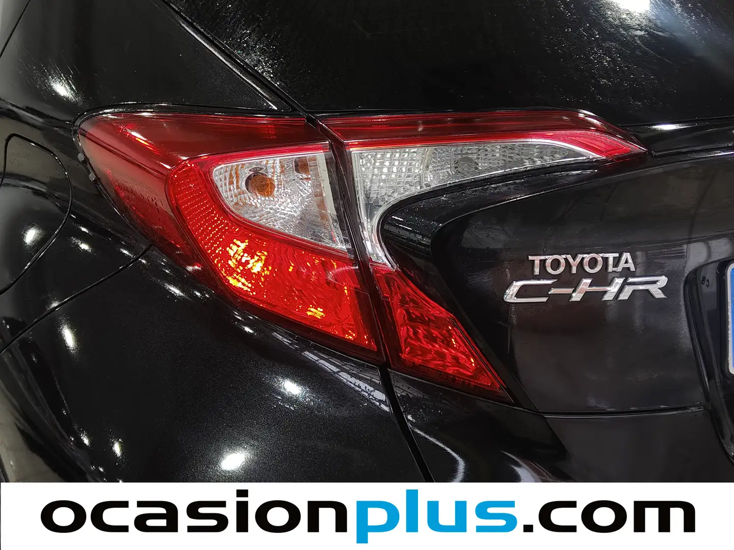 Foto Toyota C-HR Toyota C-HR 1.8 125H Advance (122 CV)