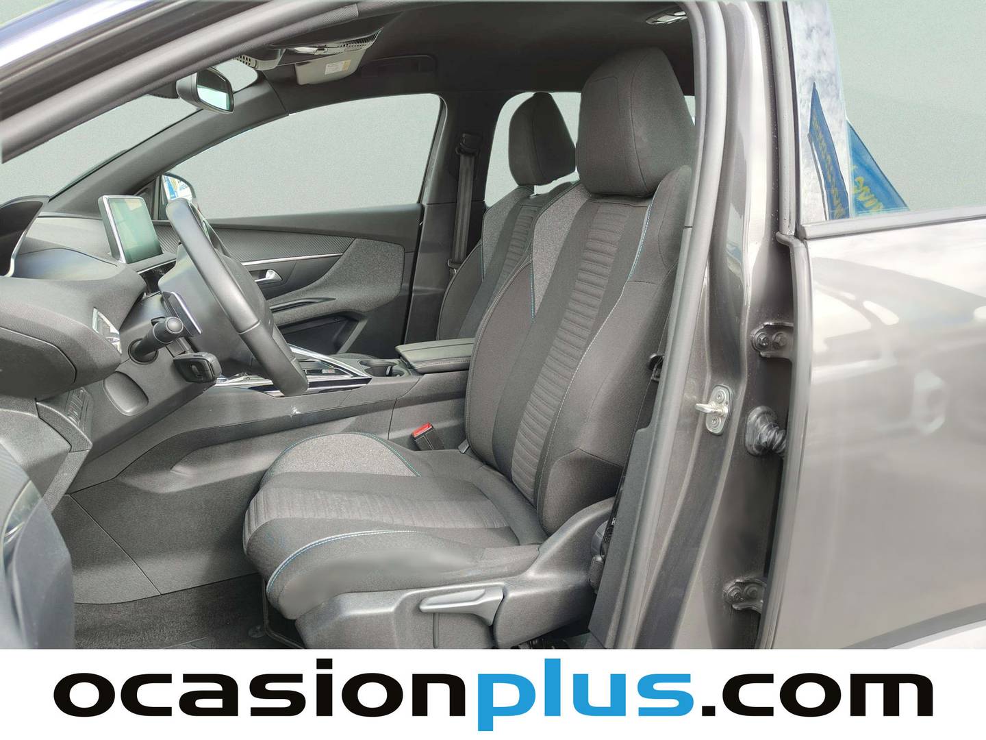 Foto asientos traseros Peugeot 5008 Hybrid Peugeot 5008 Hybrid 1.2 Active Pack eDCS6 (136 CV) 7 Plazas