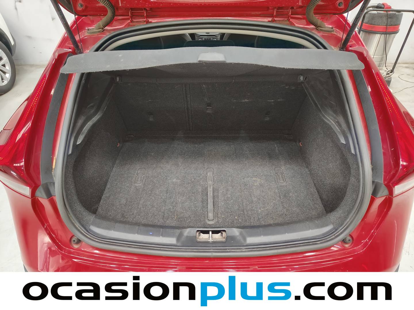 Fotos maletero Volvo V40 Cross Country Volvo V40 Cross Country D2 Momentum (120 CV)