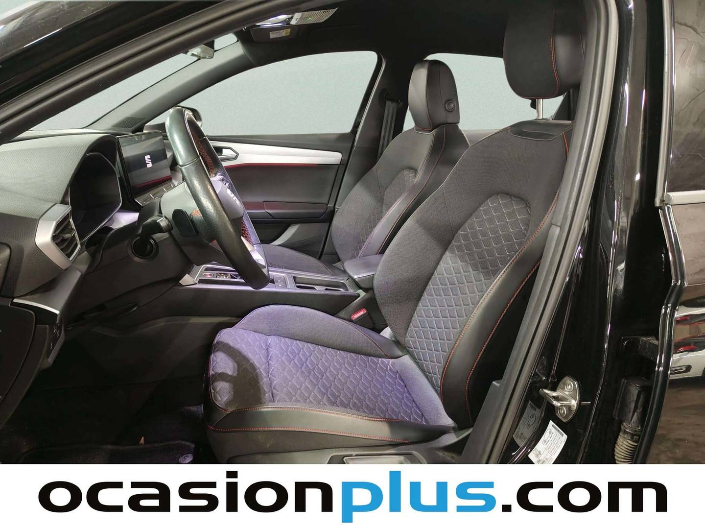 Foto asientos delanteros Seat León SEAT León 1.0 eTSI S&S FR DSG (110 CV)