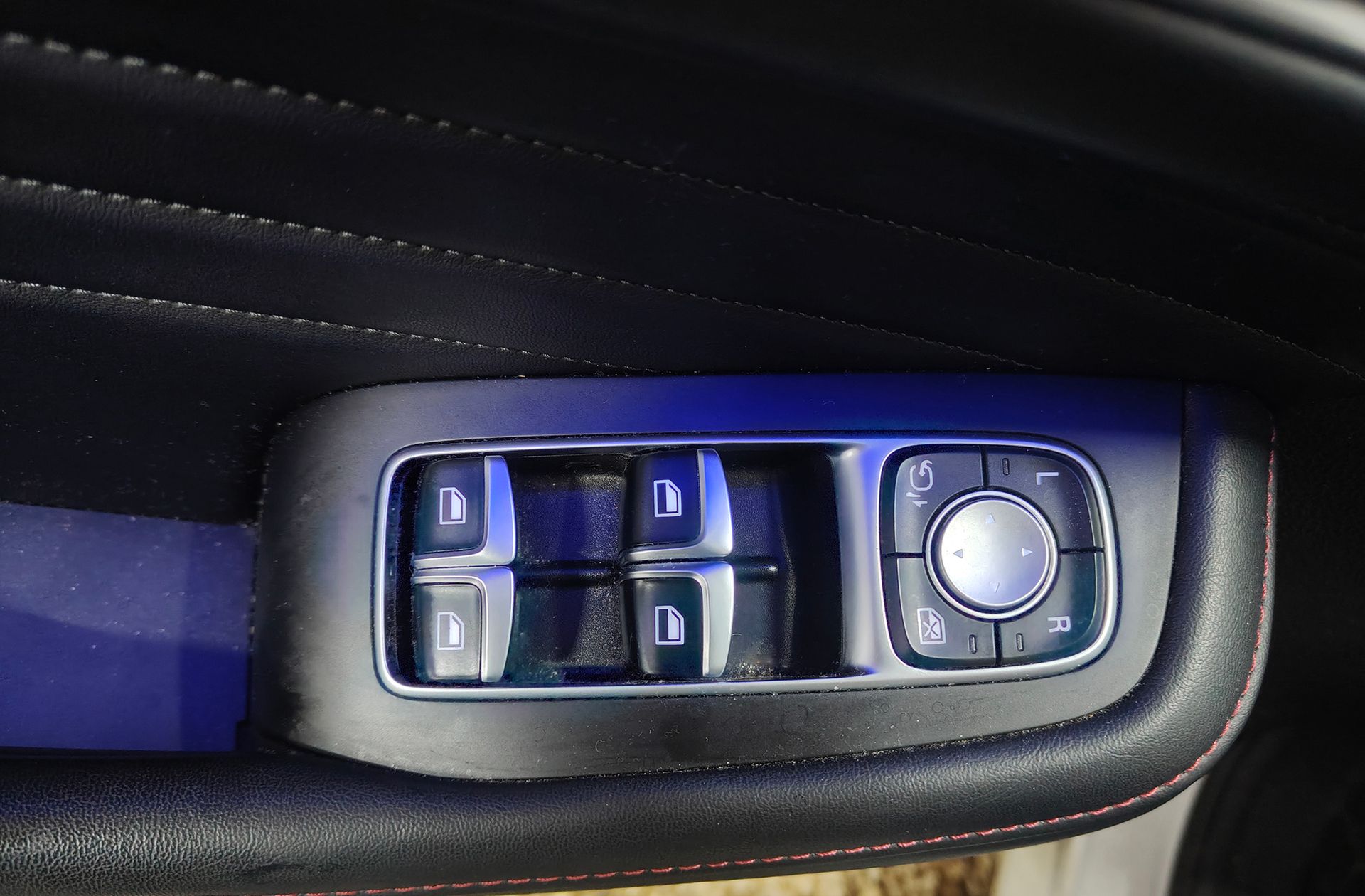 MG eHS 1.5 T-GDi PHEV Luxury - foto 35