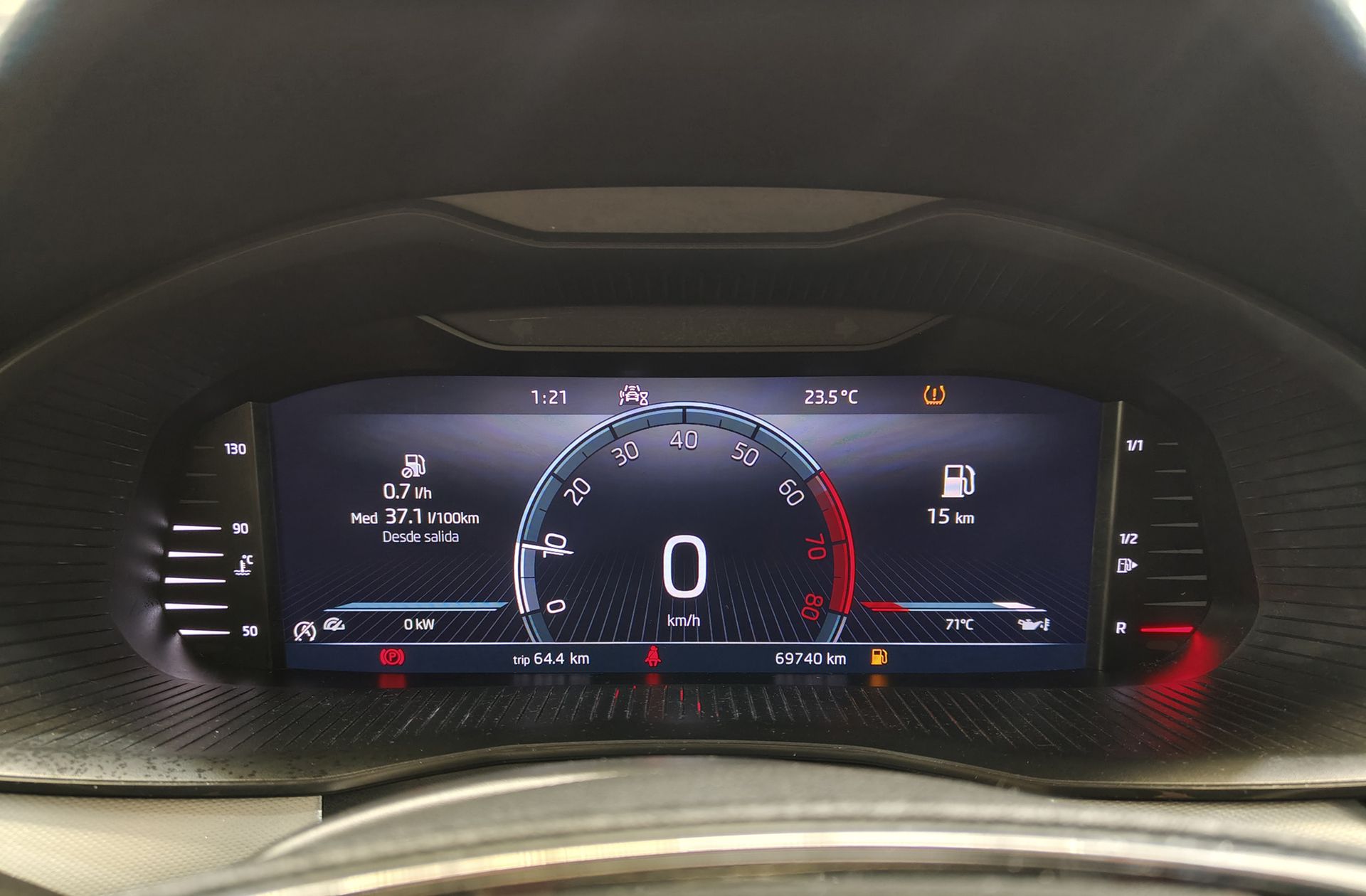 Škoda Kamiq 1.0 TSI Emotion - foto 23