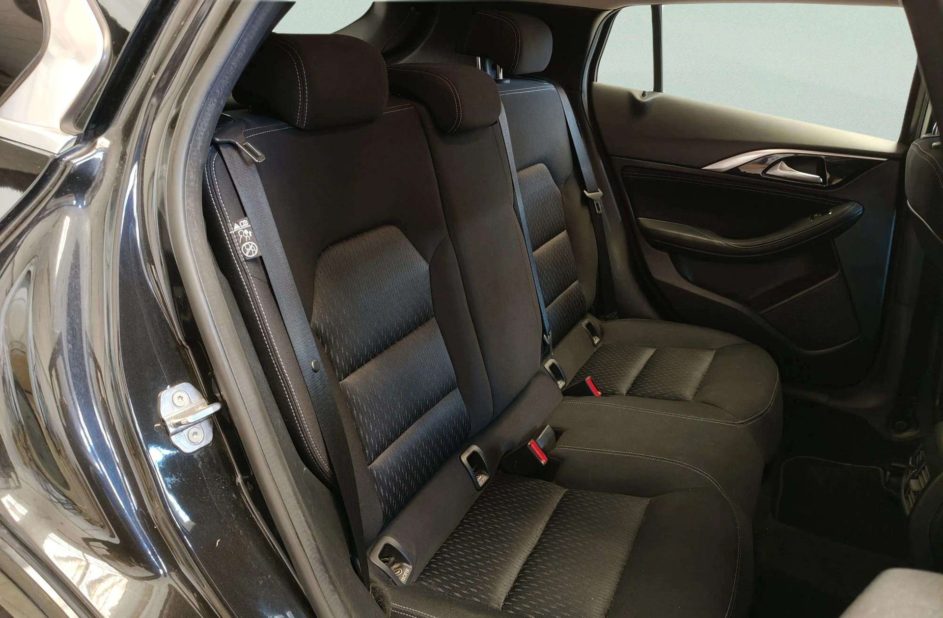 Infiniti Q30 1.6 TC Premium 7DCT - foto 19