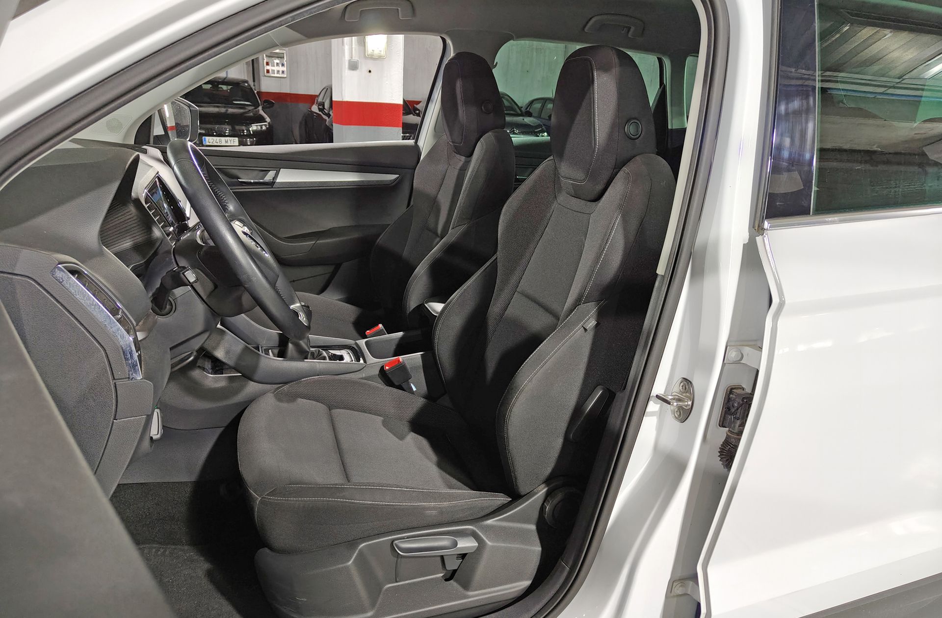 Škoda Karoq 2.0 TDI Selection - foto 12