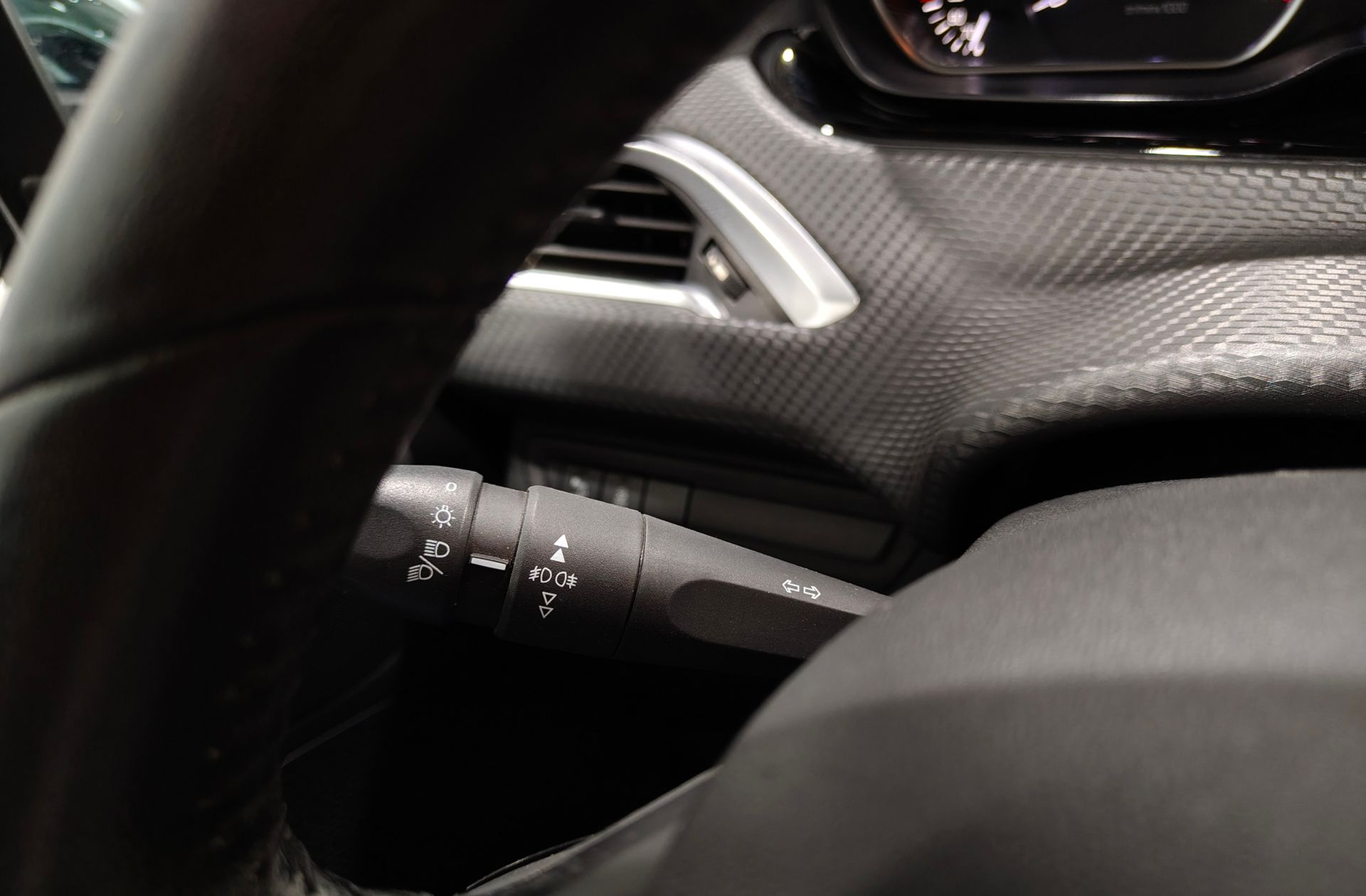 Peugeot 2008 BlueHDi 100 Style - foto 24