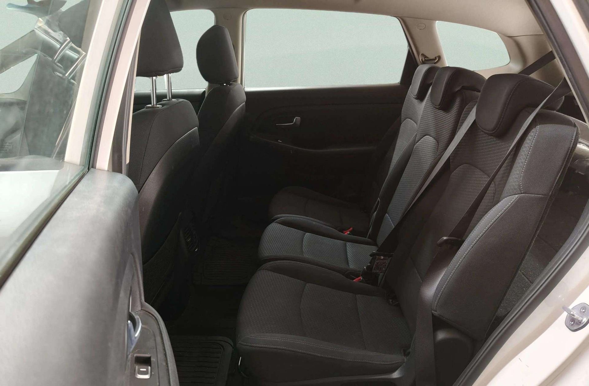 Kia Carens 1.6 GDi Concept - foto 11