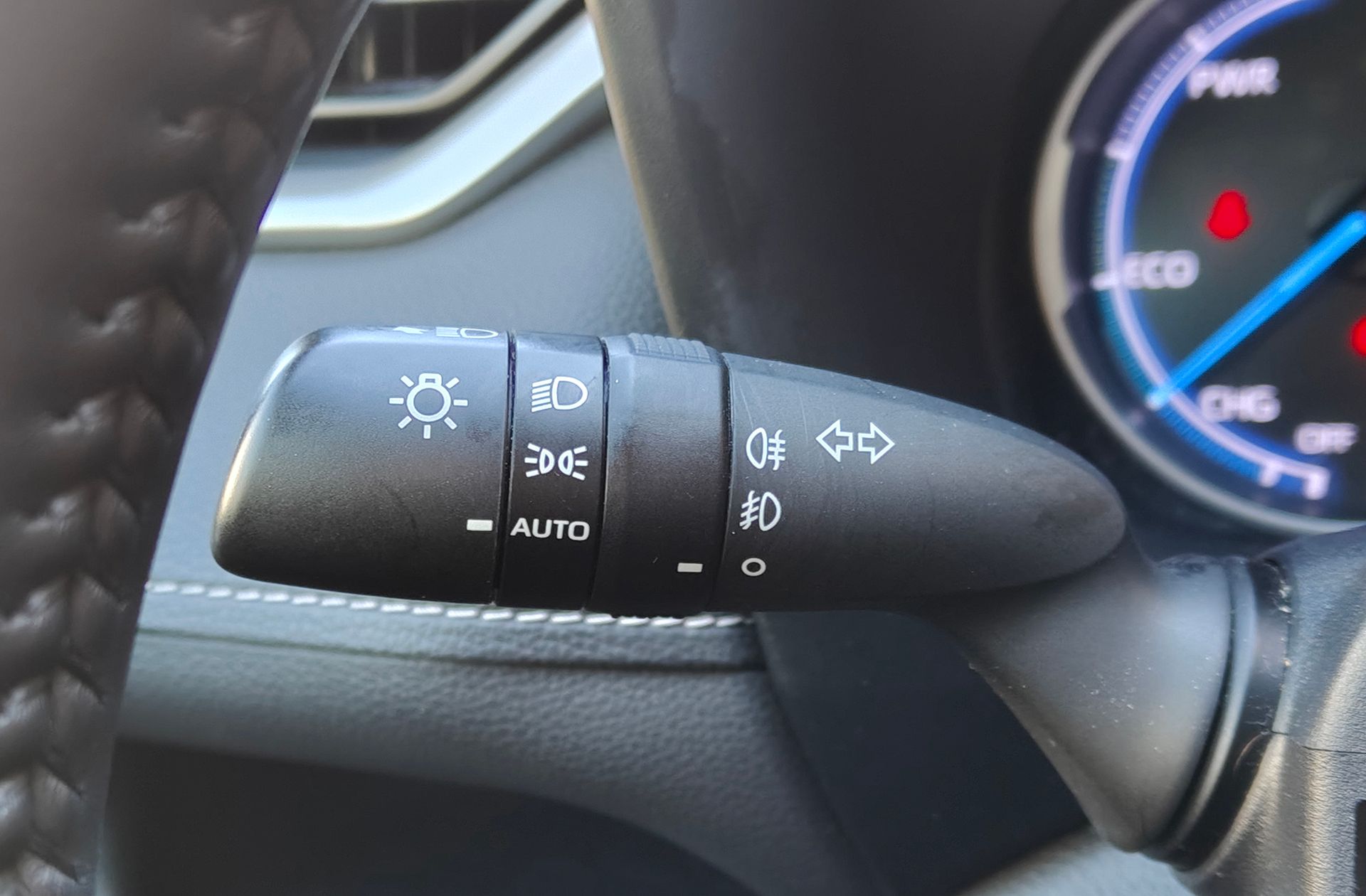 Toyota RAV4 2.5l hybrid Luxury - foto 35