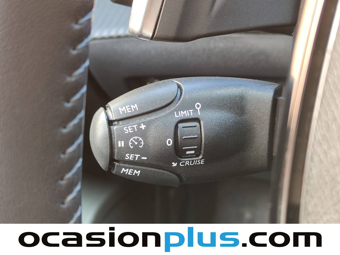 Foto Peugeot 2008 Peugeot 2008 Allure Hybrid eDCS6 (136 CV)