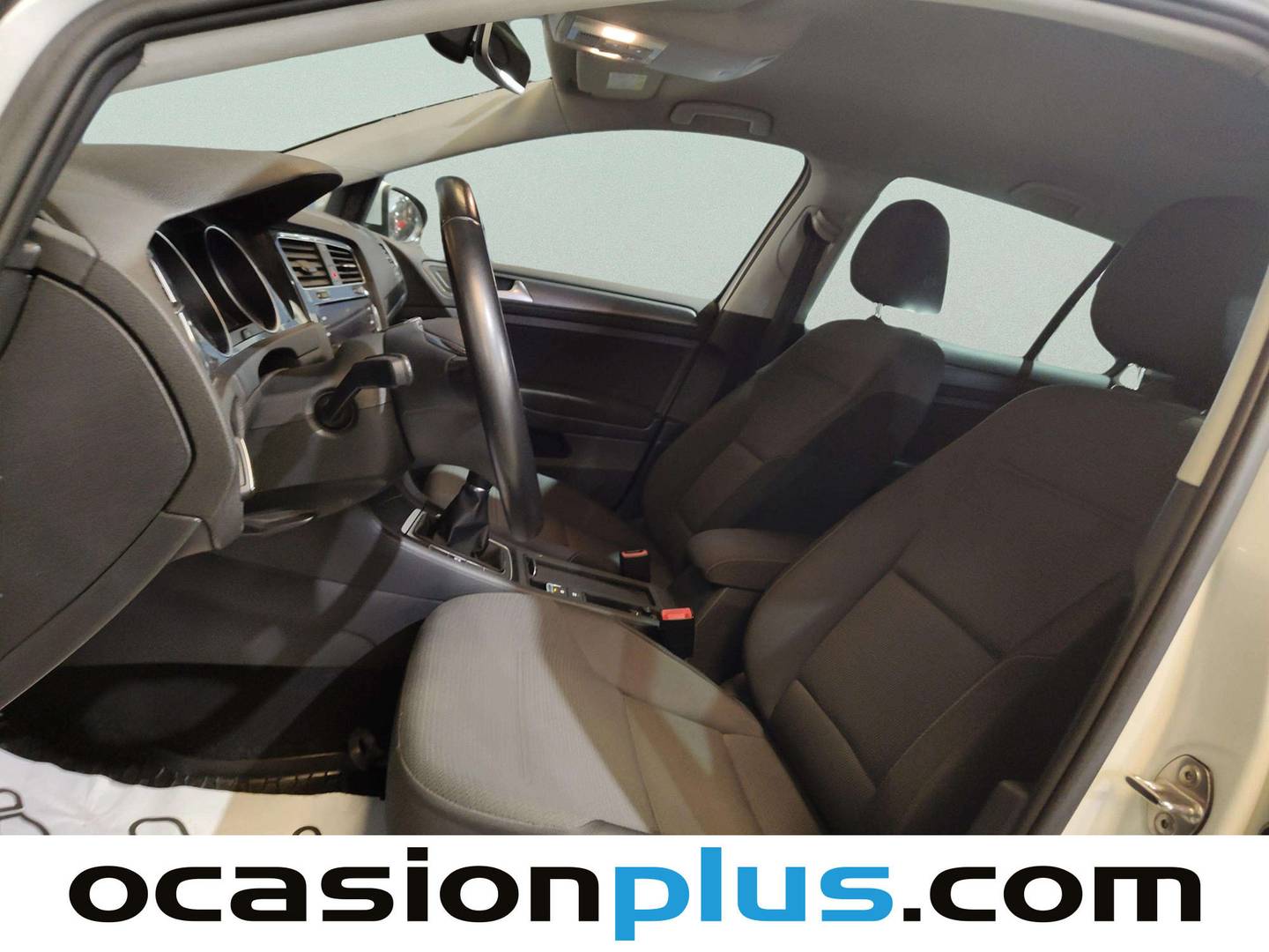 Foto asientos delanteros Volkswagen Golf Volkswagen Golf Advance 1.6 TDI (115 CV)