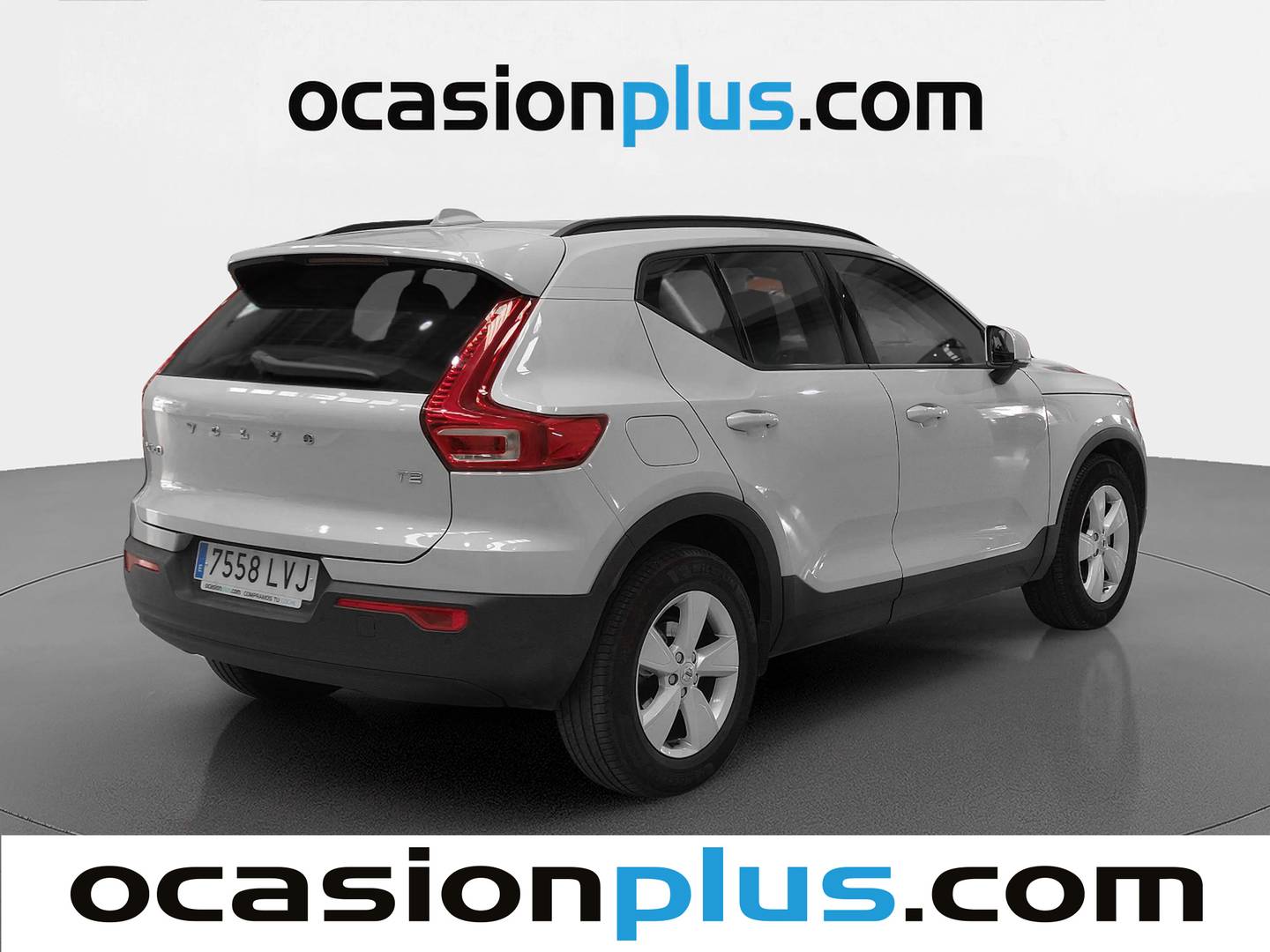 Foto trasera Volvo XC40 Volvo XC40 T2 Momentum Core(129 CV)m Core (129 CV) derecha