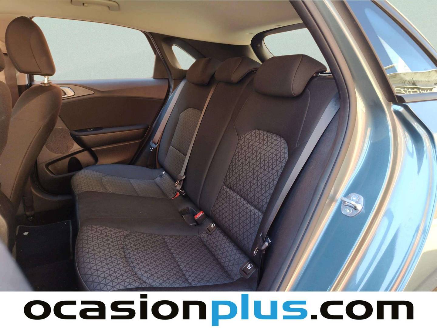 Foto asientos traseros KIA Ceed KIA Ceed 1.0 T-GDi Concept (100 CV)