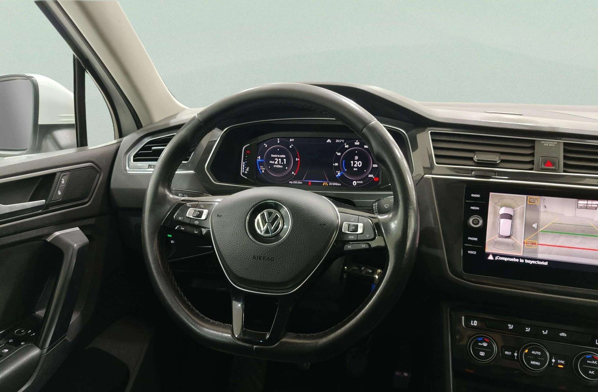 Volkswagen Tiguan Sport 2.0 TDI - foto 29