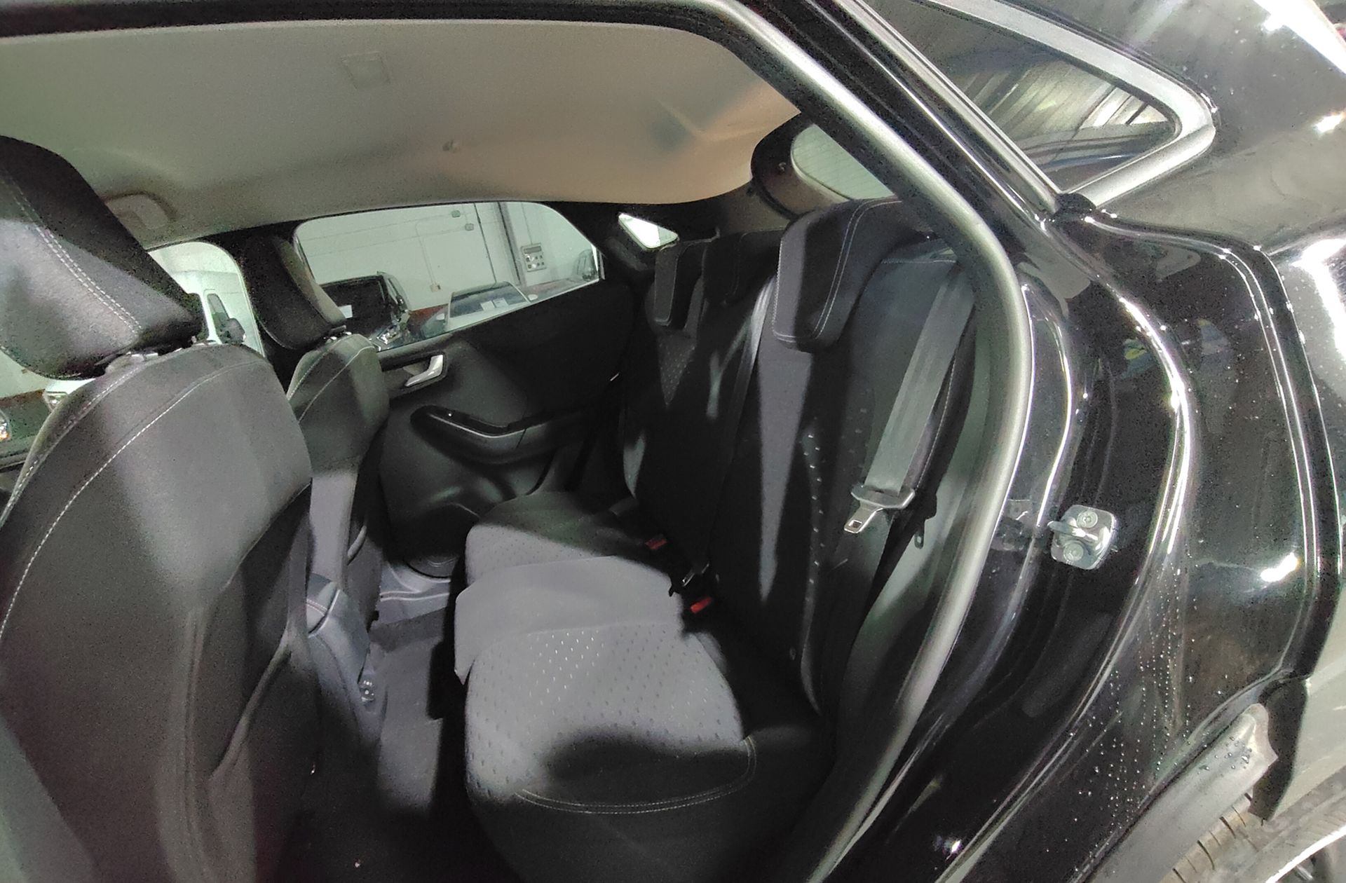 Ford Puma 1.0 EcoBoost MHEV Titanium - foto 12