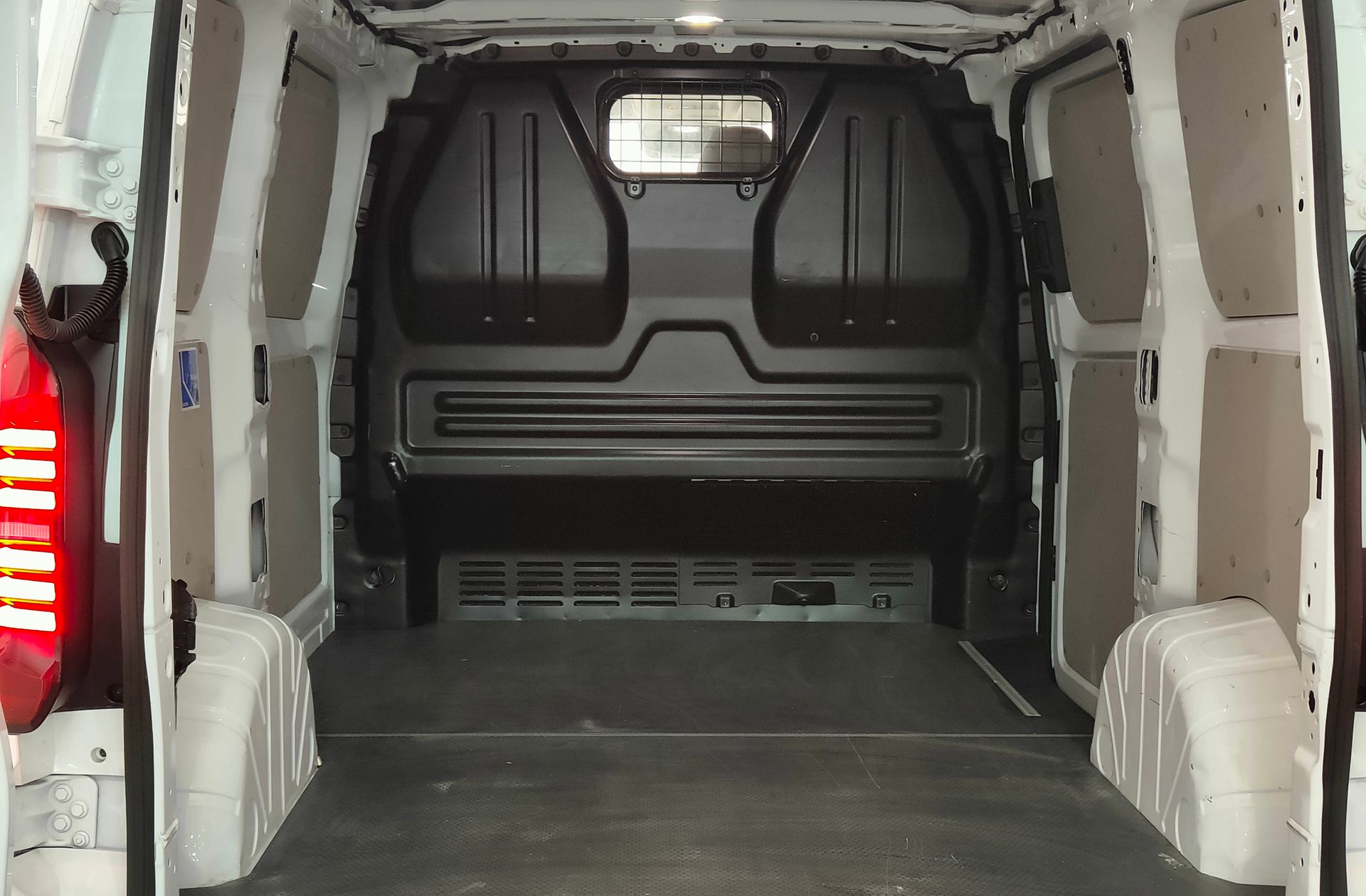 Volkswagen Transporter Furgon Batalla Corta TN 2.0 TDI - foto 16
