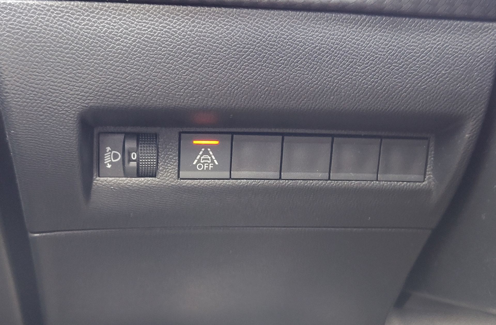 Peugeot 2008 PureTech 130 Allure EAT8 - foto 12