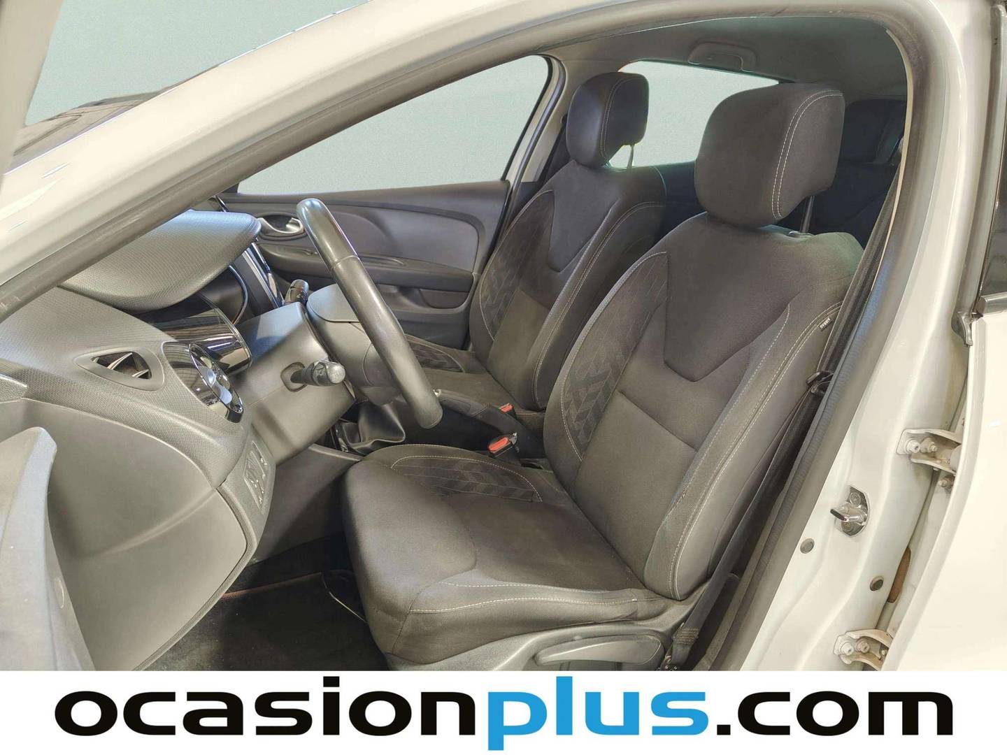 Foto asientos delanteros Renault Clio Renault Clio Limited Energy dCi (75 CV)