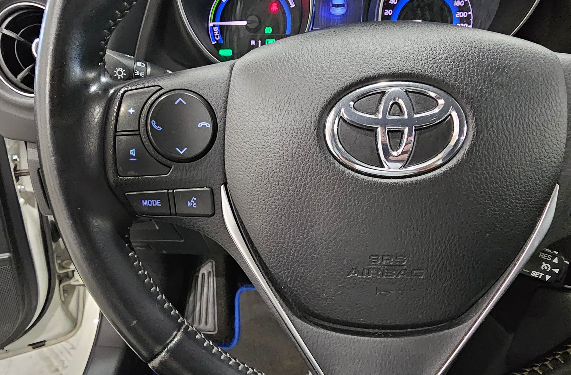 Toyota Auris 140H Hybrid Feel! - foto 24