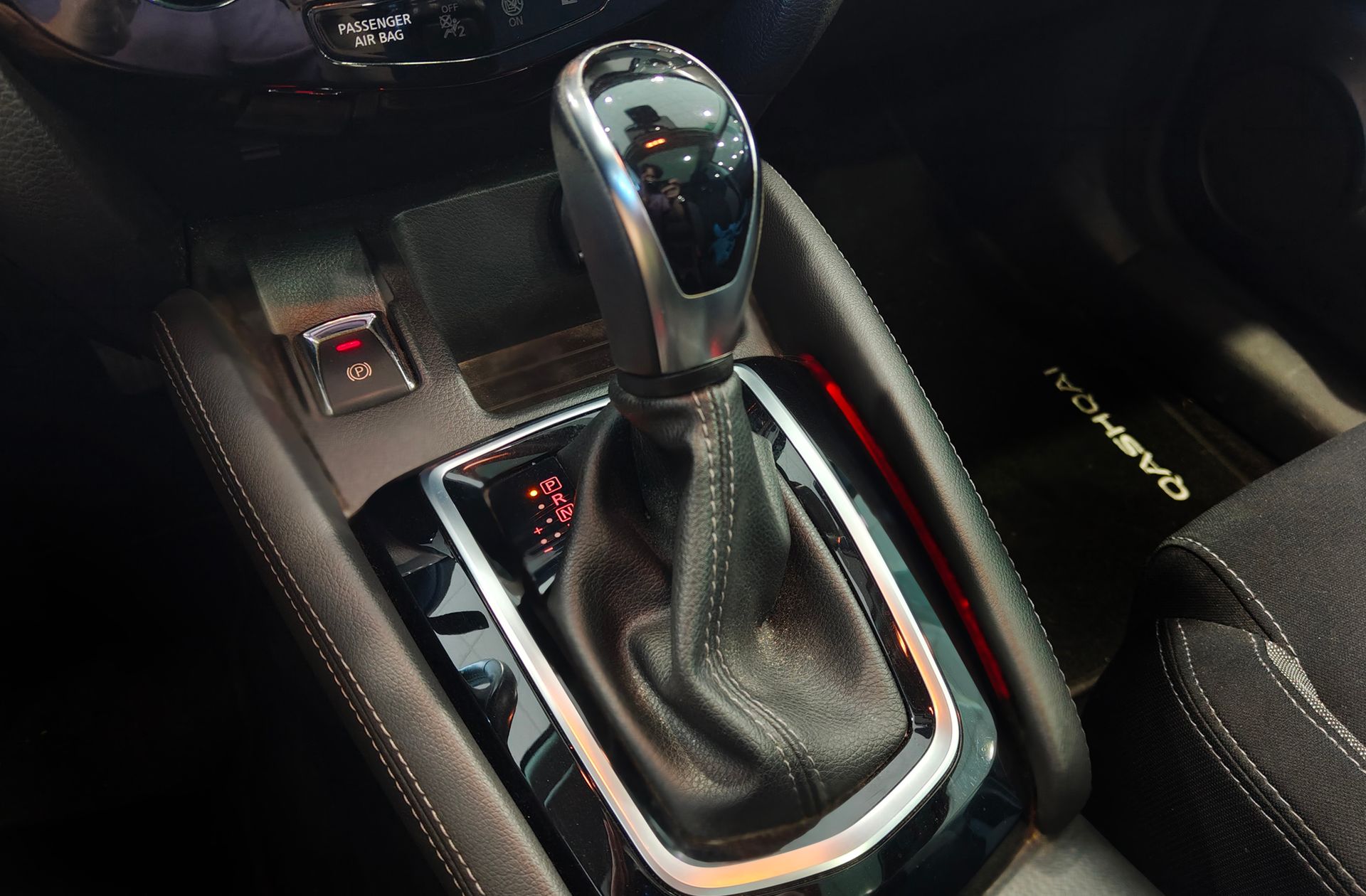 Nissan Qashqai DIG-T 115 N-Connecta Xtronic - foto 5