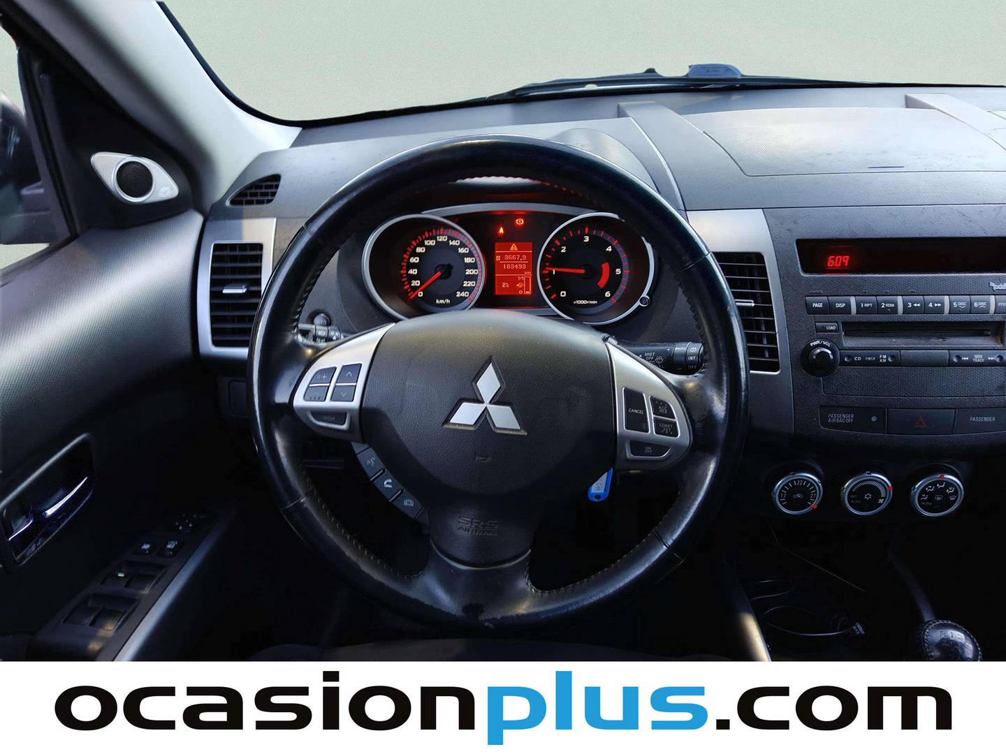 Foto Mitsubishi Outlander Mitsubishi Outlander 2.0 DI-D Intense Plus (140 CV) 7 Plazas
