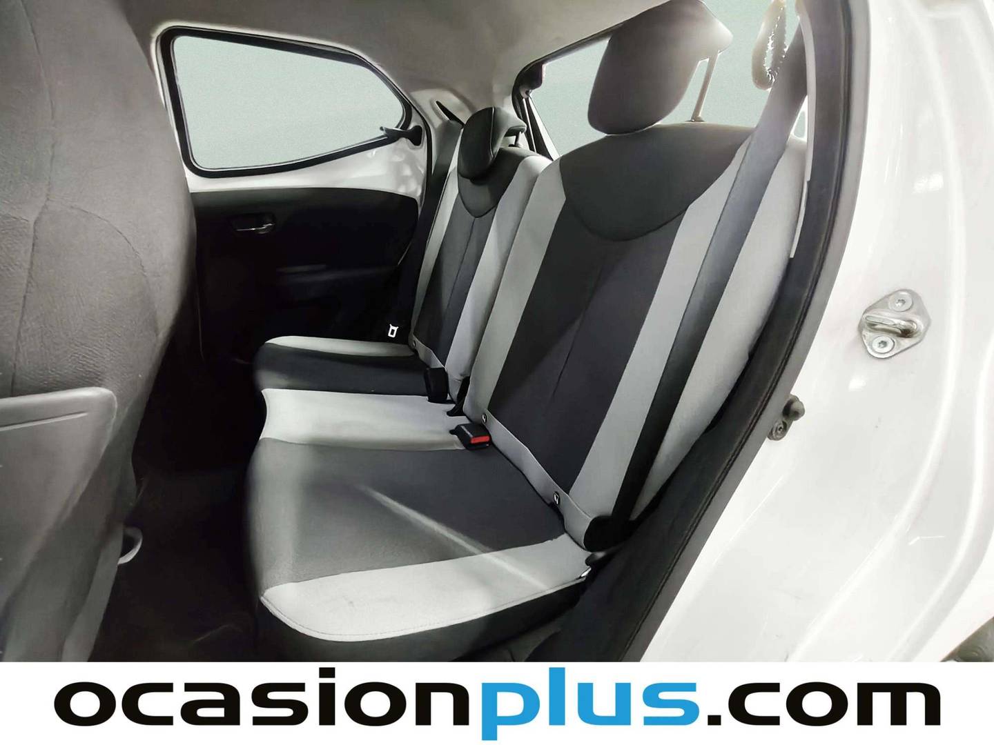 Foto asientos traseros Toyota Aygo Toyota Aygo 1.0 70 x-play (69 CV)