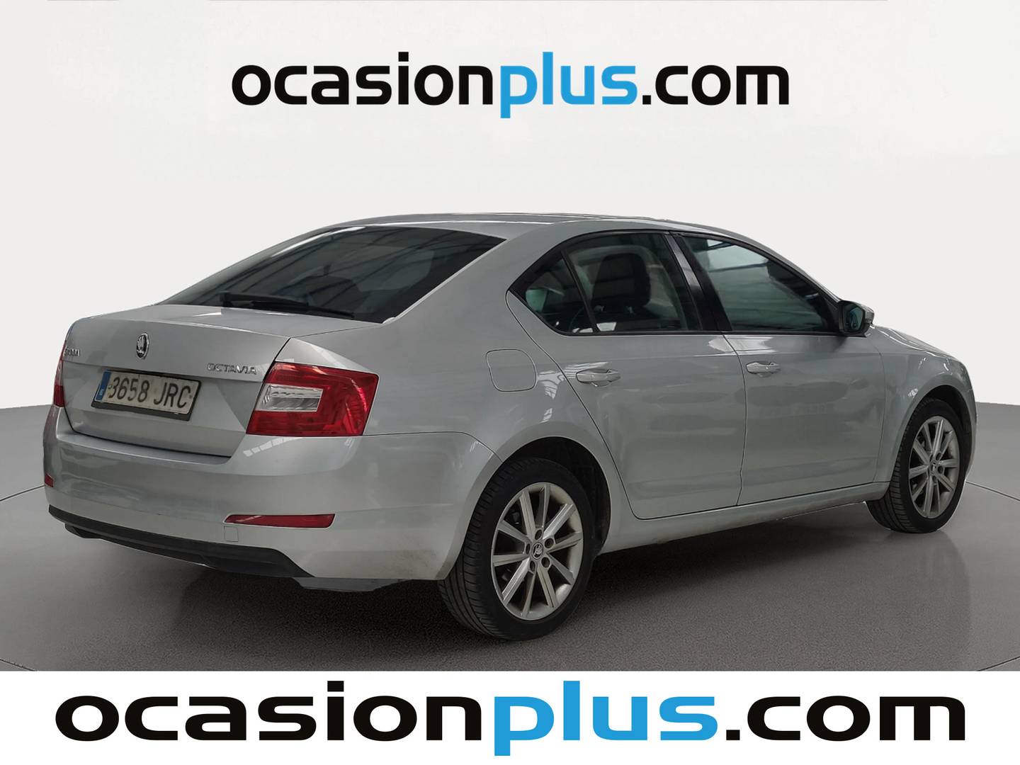 Foto trasera Skoda Octavia Skoda Octavia 1.6 TDI CR Like DSG (110 CV) derecha