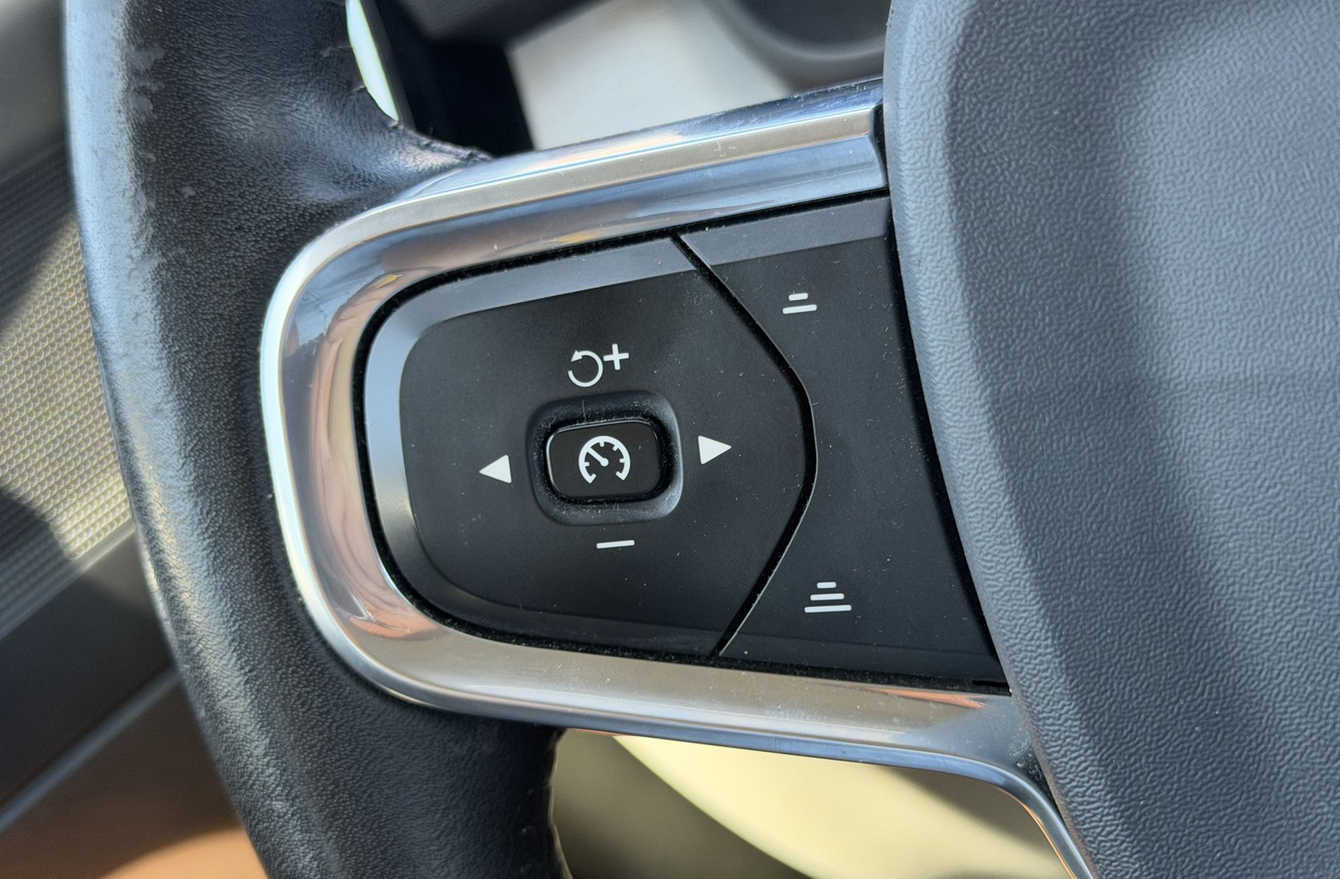 Volvo XC40 D3 Business Plus - foto 23