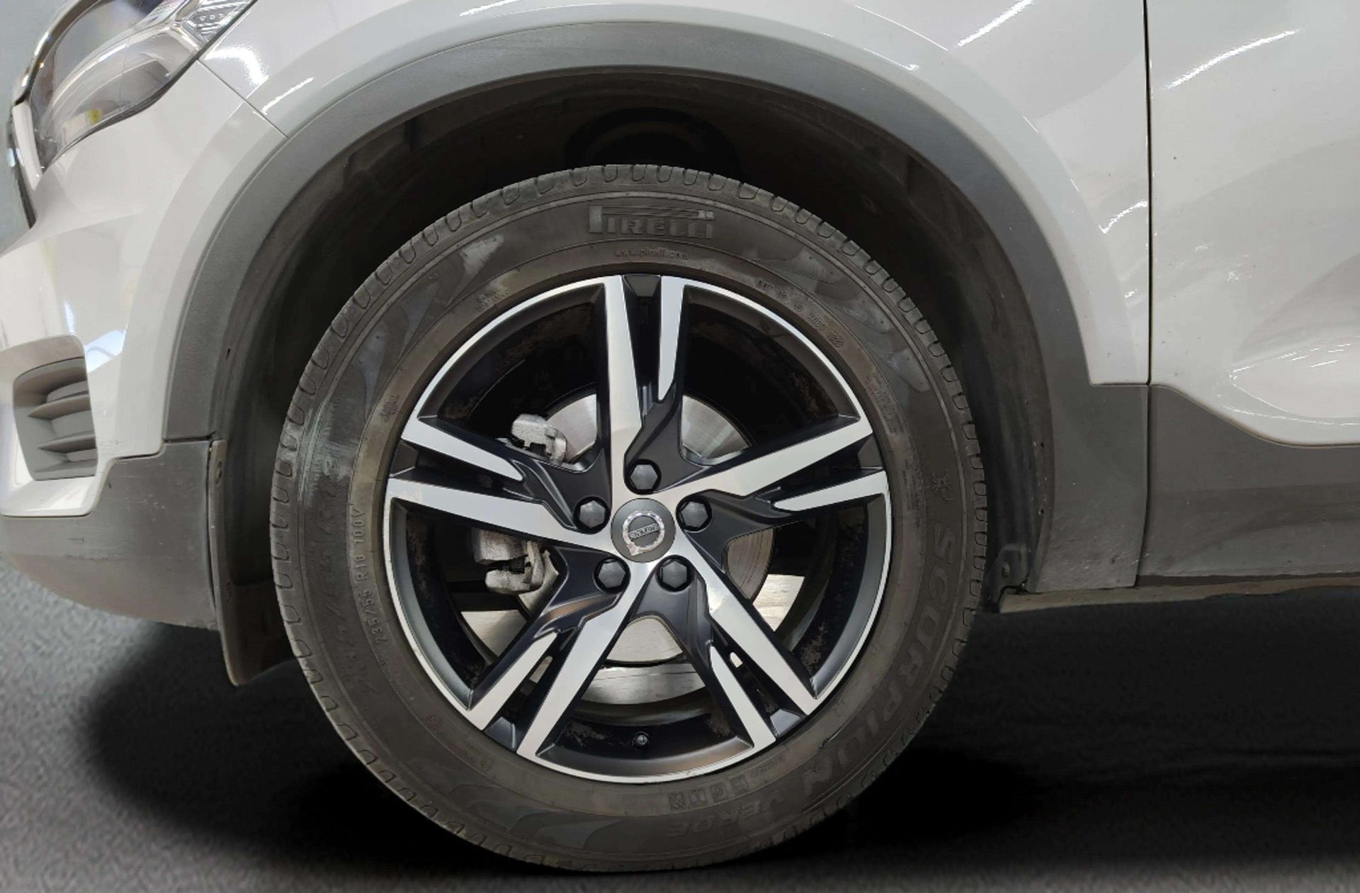 Volvo XC40 T2 R-Design - foto 42