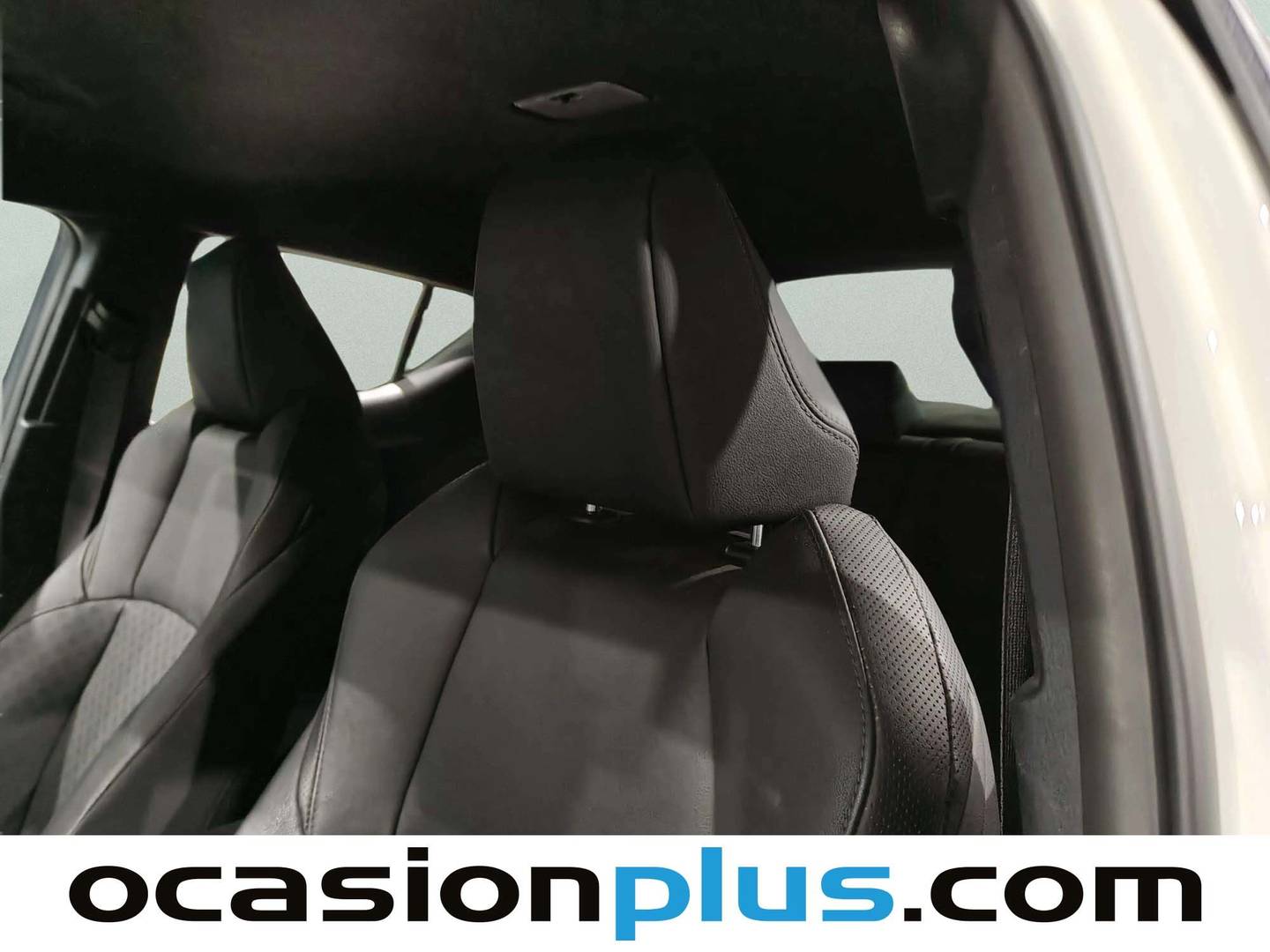 Extras y acabados del Toyota C-HR Toyota C-HR 180H Advance (184 CV)