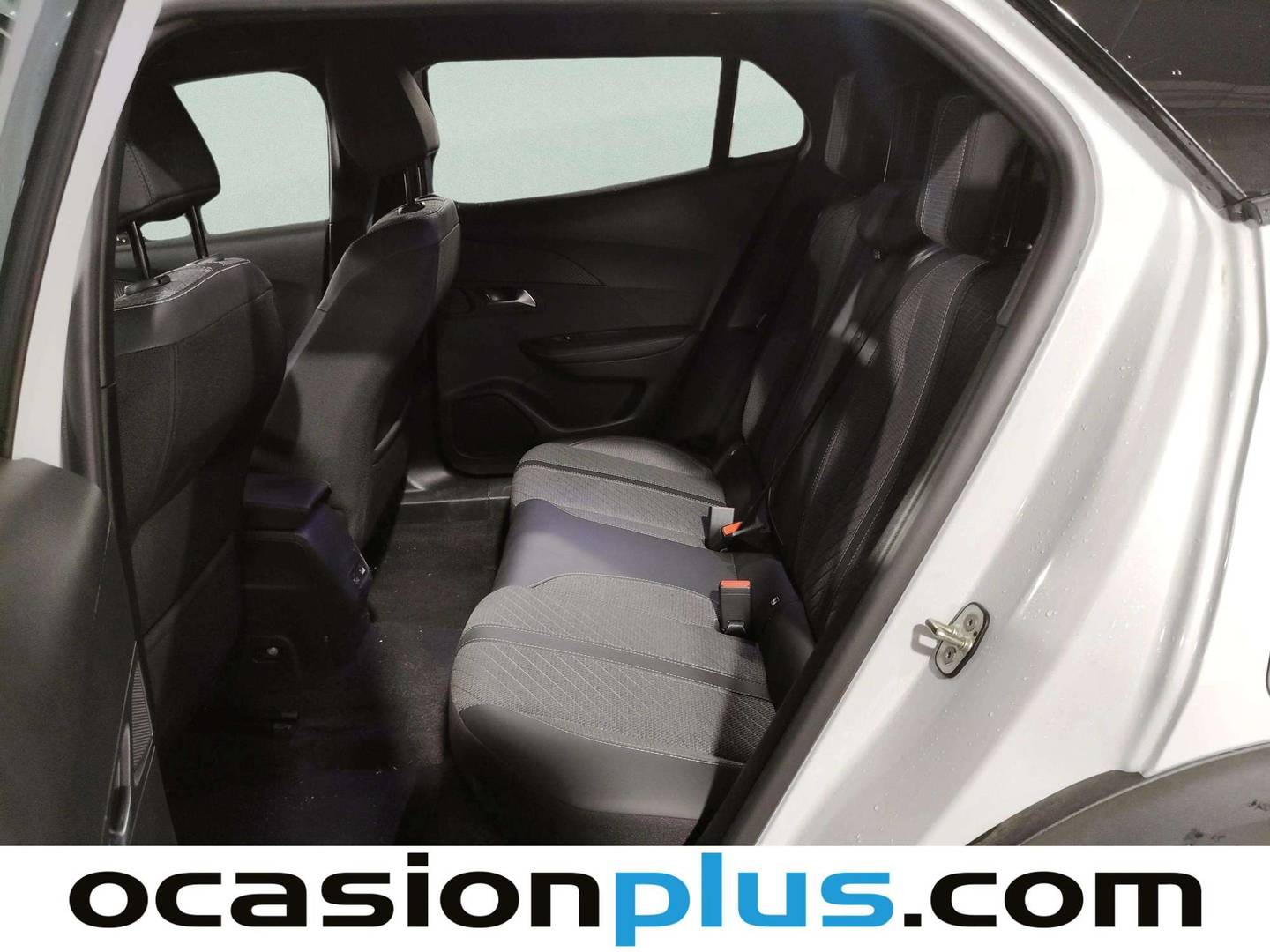 Foto asientos traseros Peugeot 2008 Peugeot 2008 Allure Hybrid eDCS6 (145 CV)